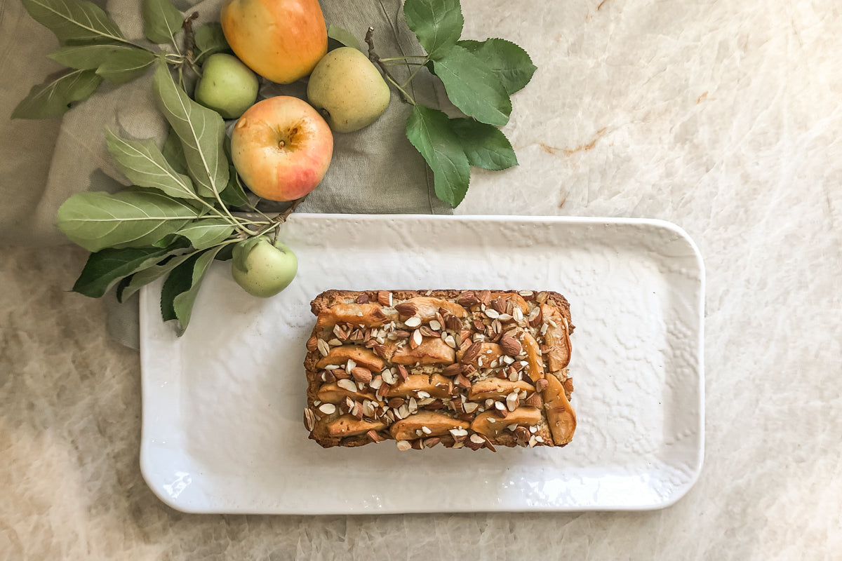 Caroline Celebrates Fall With An Apple Cake