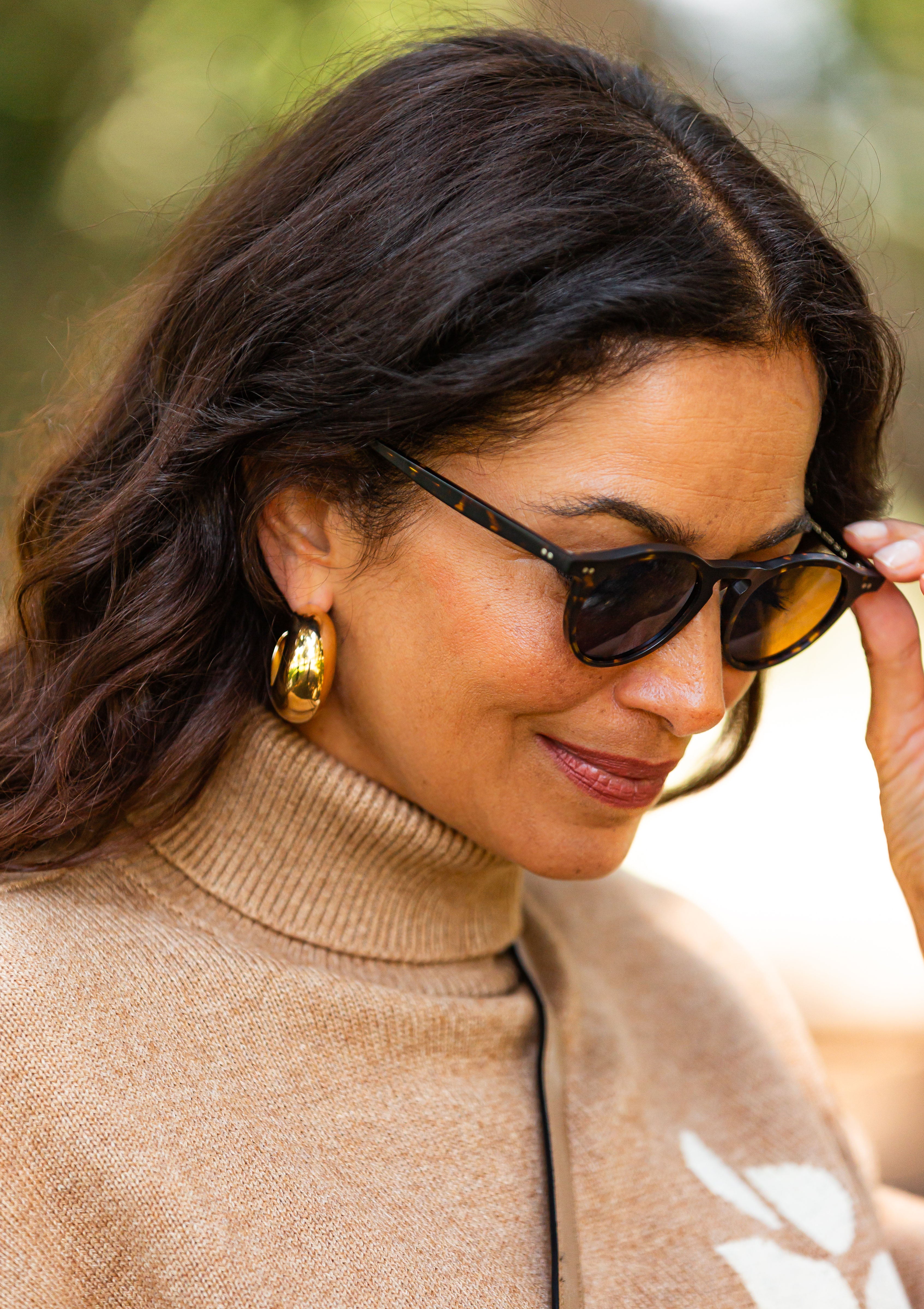 Large Shiny Crescent Earrings | Dore