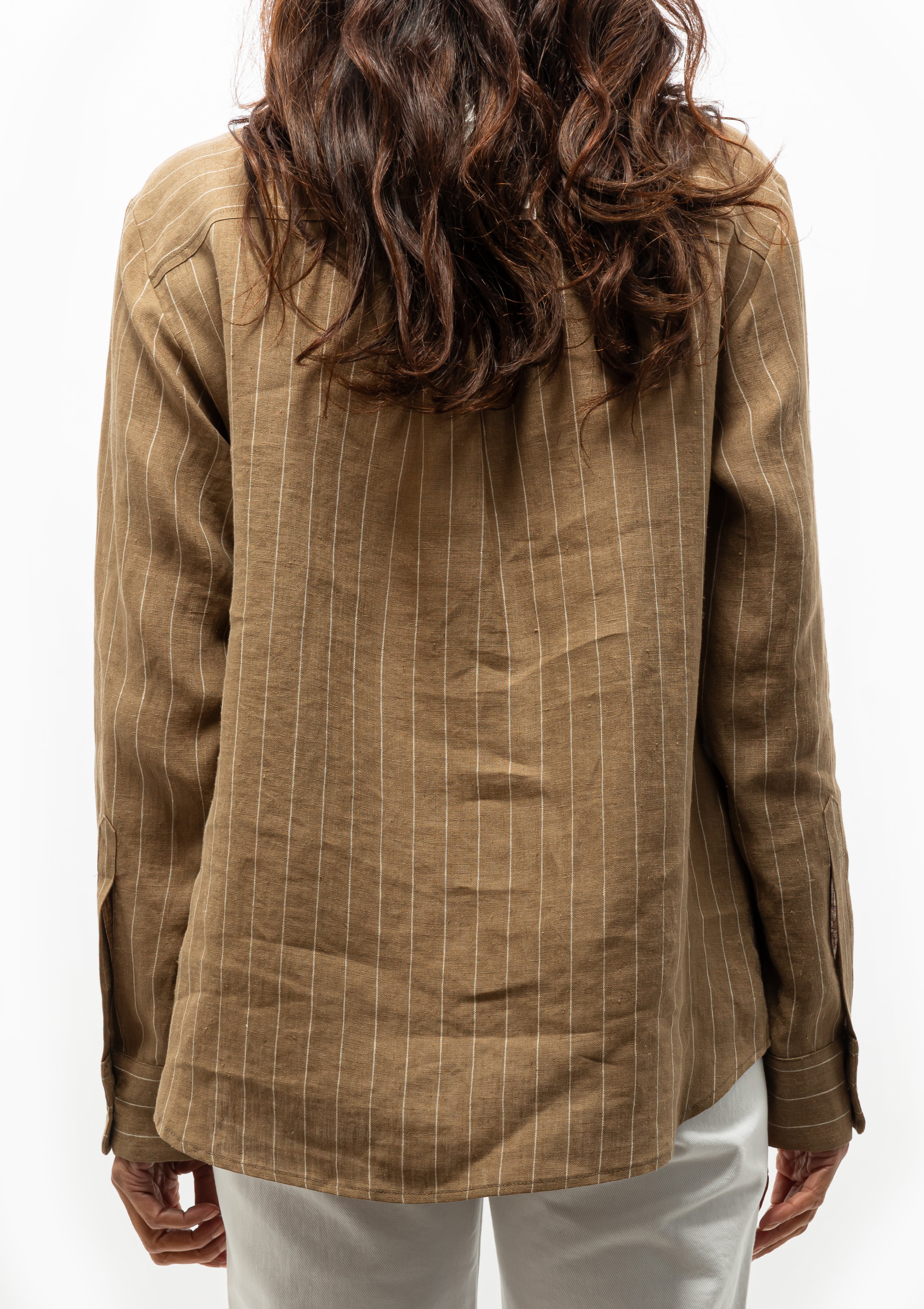 Timeless style meets modern tailoring in the Blazé Milano Anabas Shirt in Heretique Sand — now at Diani Boutique.