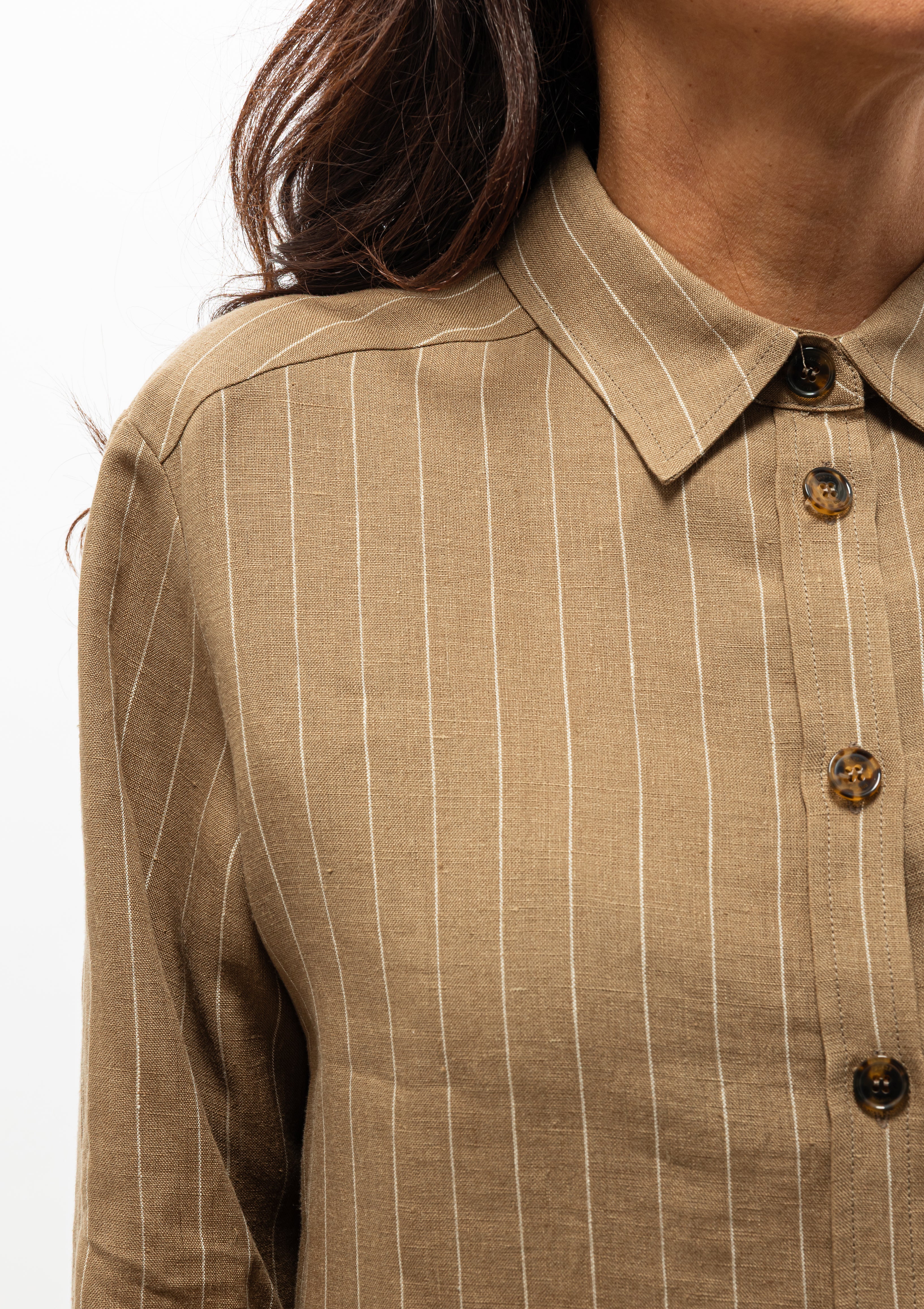 Blazé Milano’s Anabas Shirt in neutral Heretique Sand, perfect for elevated everyday wear — find it at Diani Boutique.