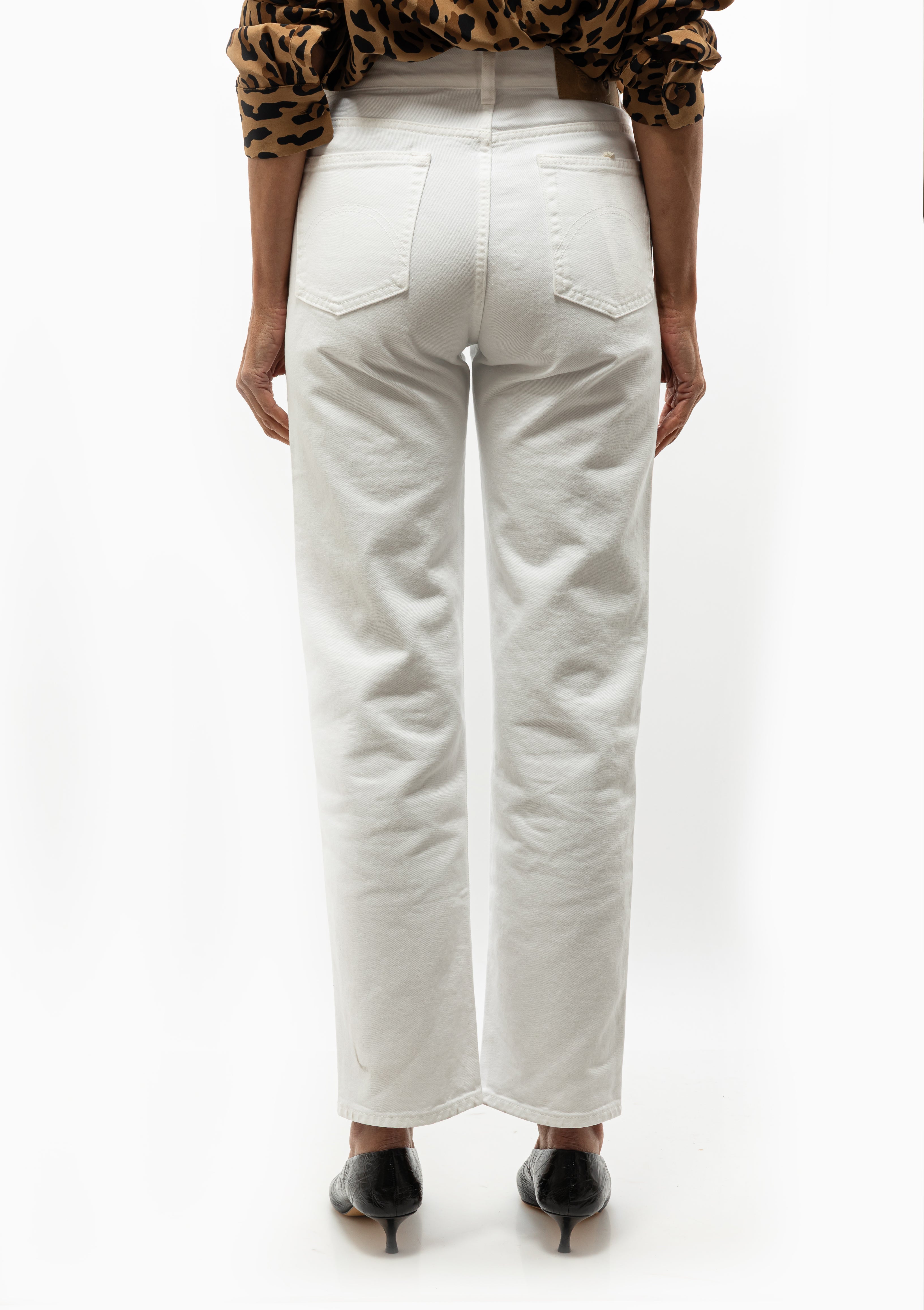 Blazé Milano Paso Jean in crisp Clapotis White shown with the Le Monde Beryl Babouche heel — available at Diani Boutique.