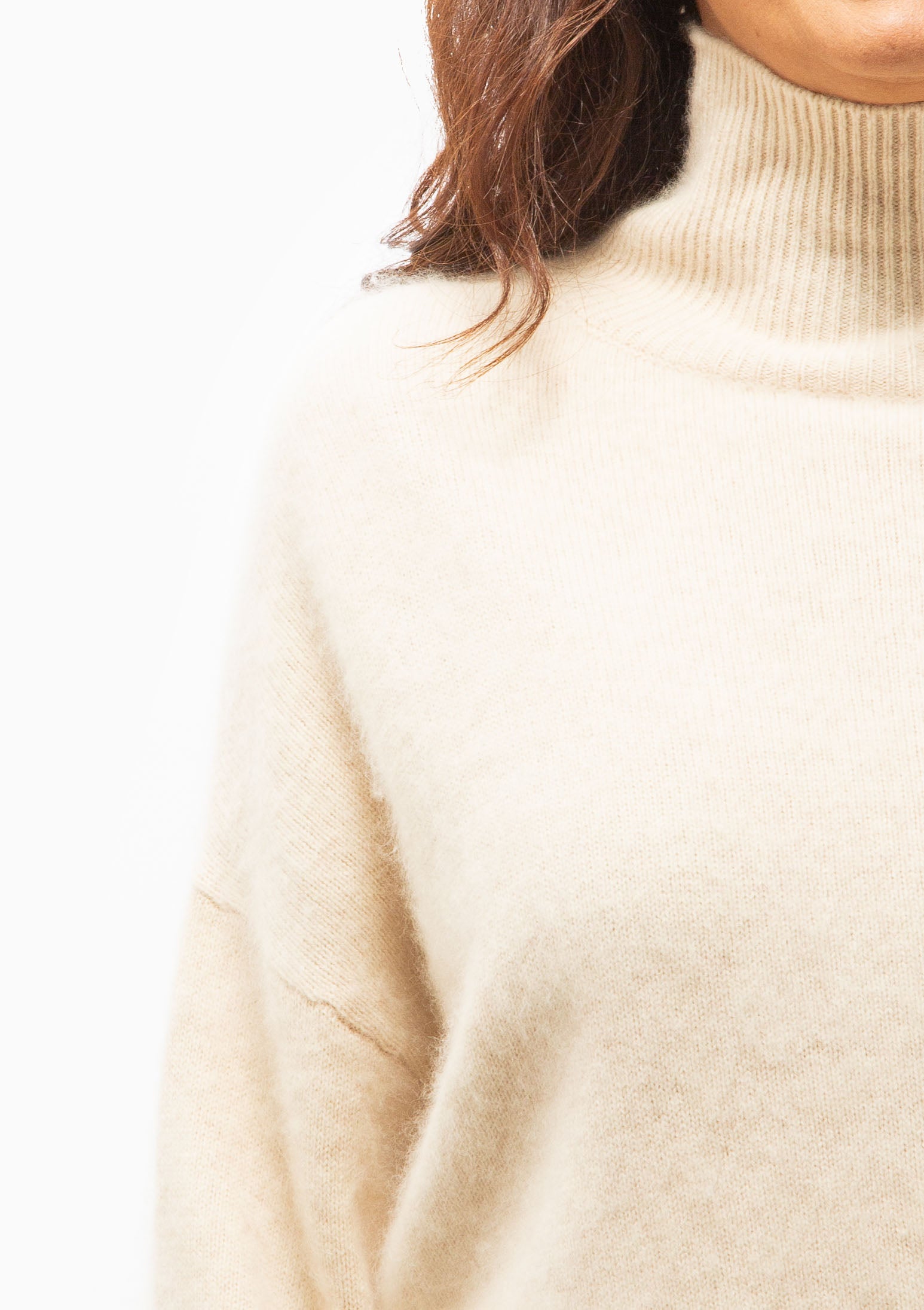 Devon Puff Turtleneck | Crema