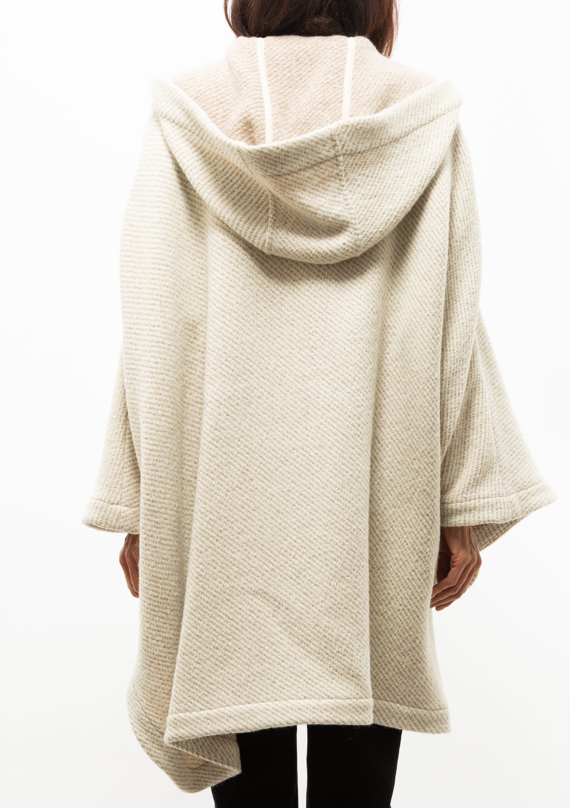 Journey Onyx Cape | Arctic Wolf
