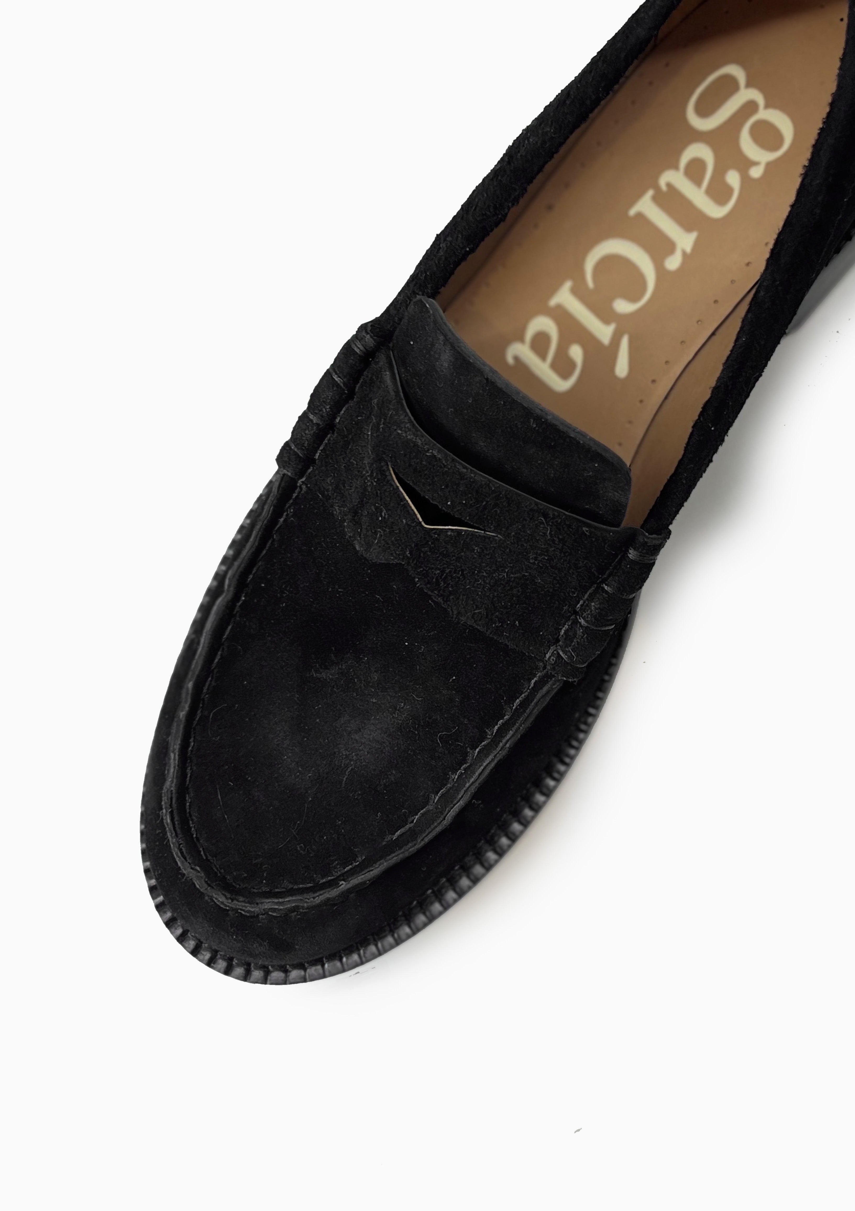 Sabela Loafer | Black Bessie Suede
