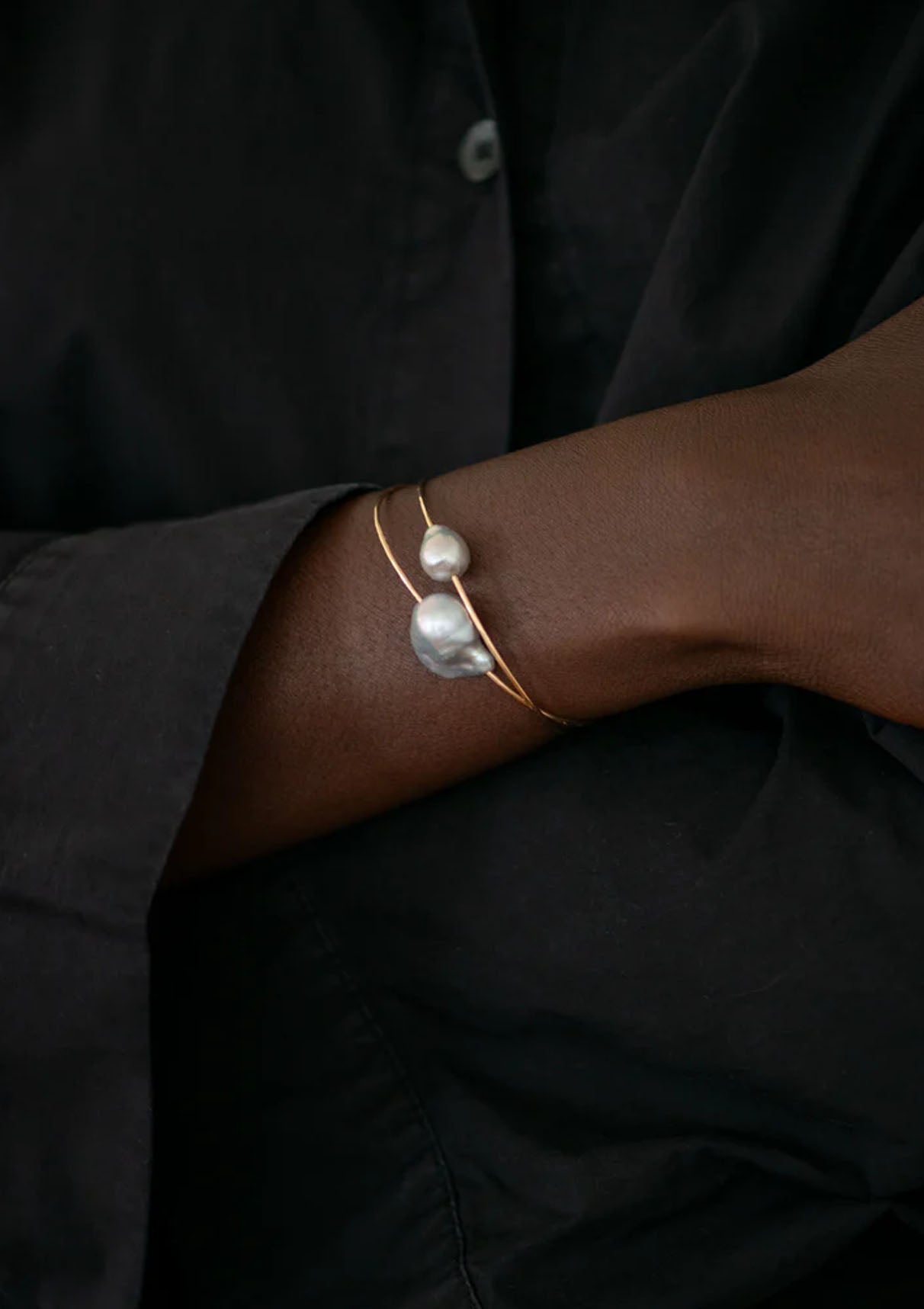 Petite Baroque Pearl Cuff, Medium | White