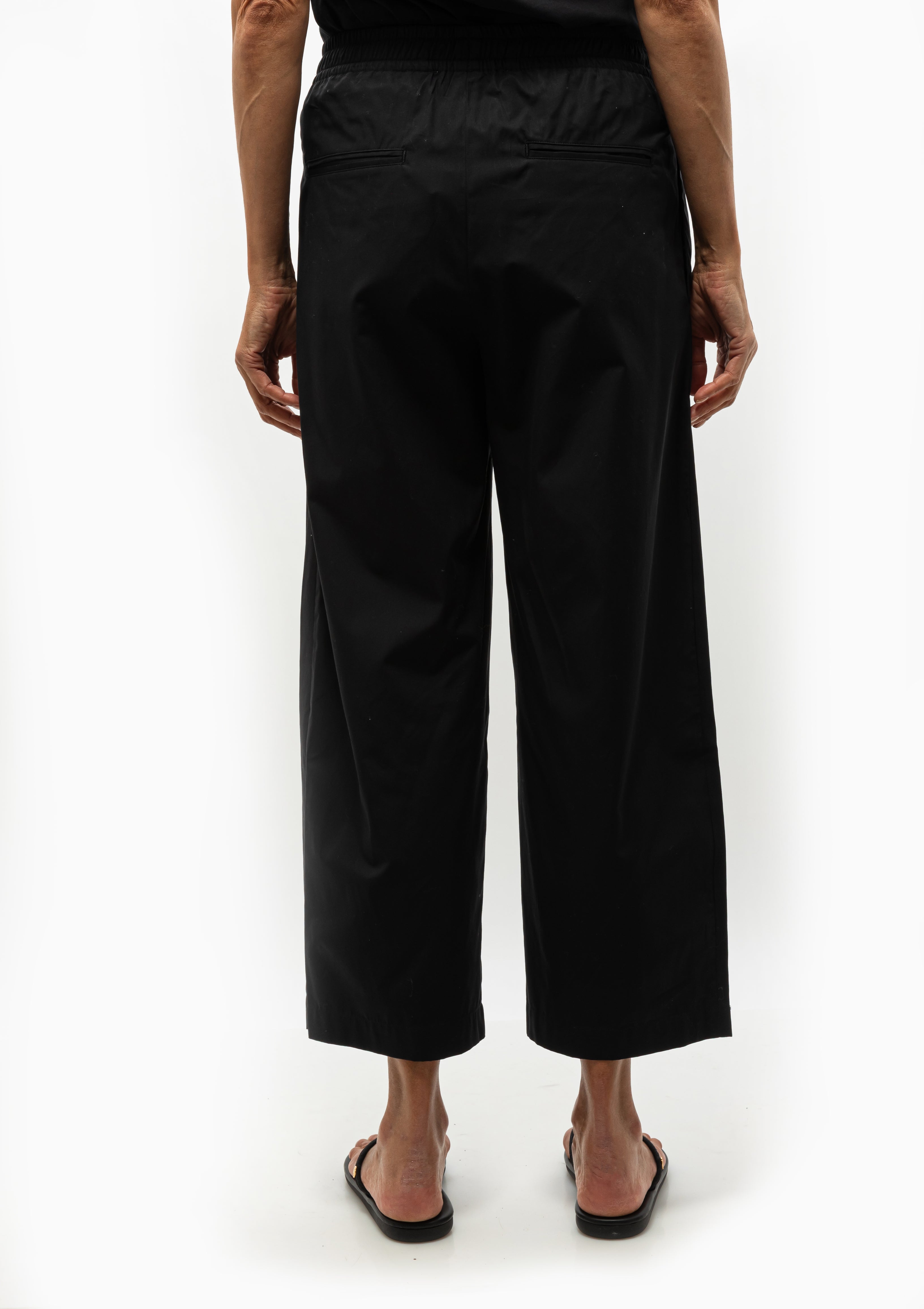 Drawstring Pleat Front Pant | Black