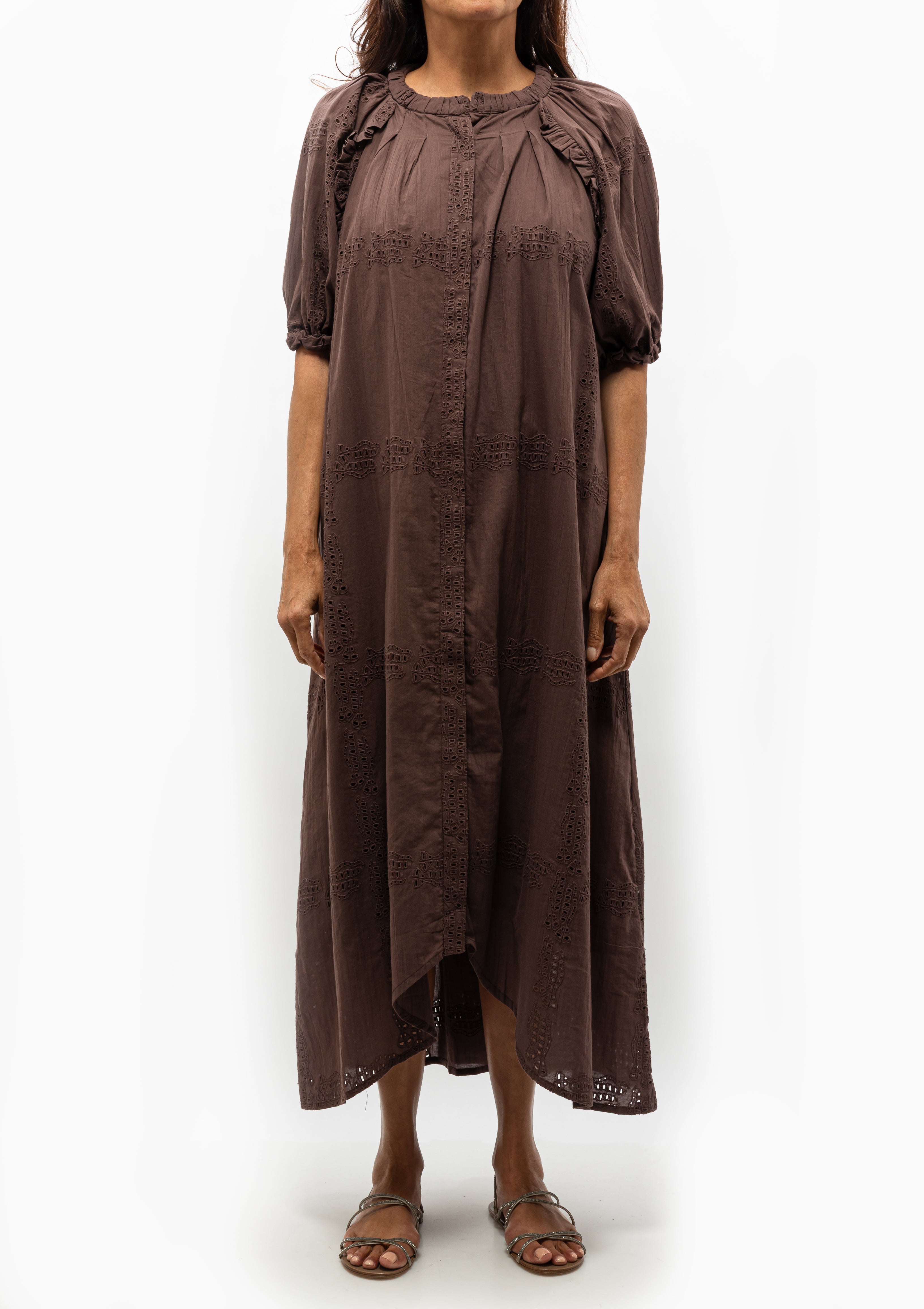 Charming and breezy, the Sommerset Dress in Grappa, shown with the Panie Sandal by Pedro Garcia. Can be worn with or without the sash. Available at Diani Boutique.