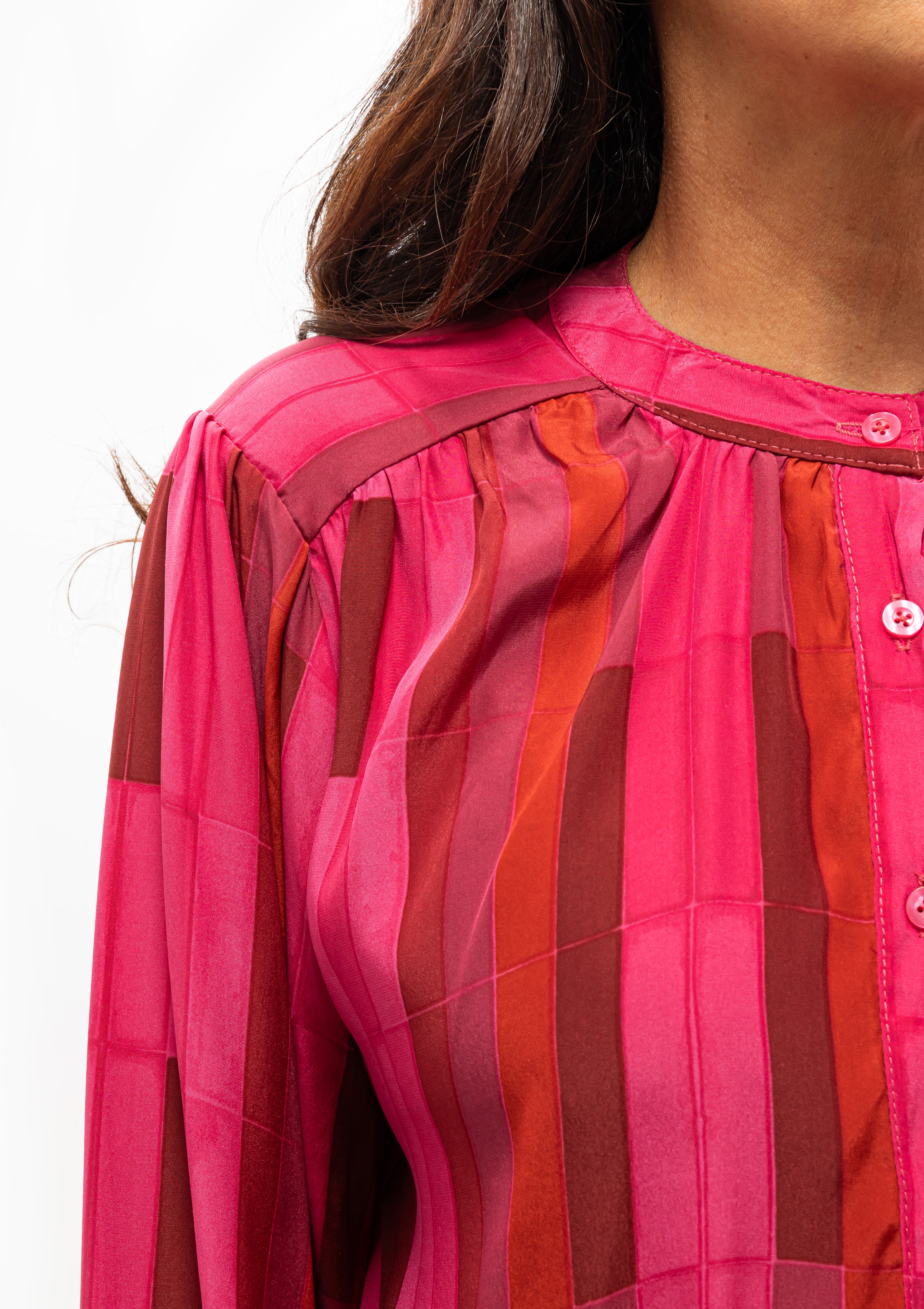 Effortless everyday style with the Natalie Martin Tolan Shirt in Sea Glass Cotton Pink — available at Diani Boutique.