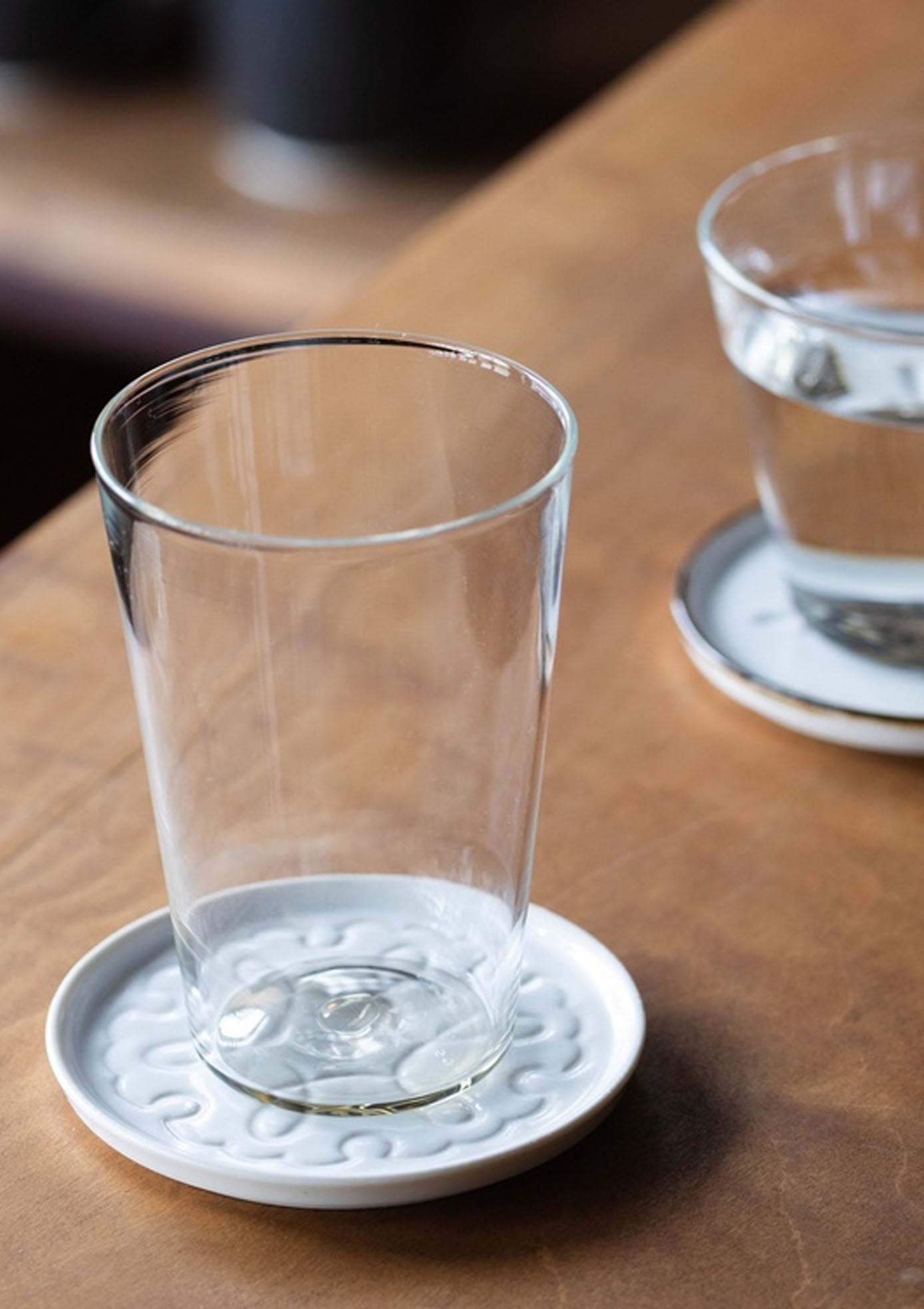 Porcelain Carved Flower Coaster | Snowflake, White/Brown