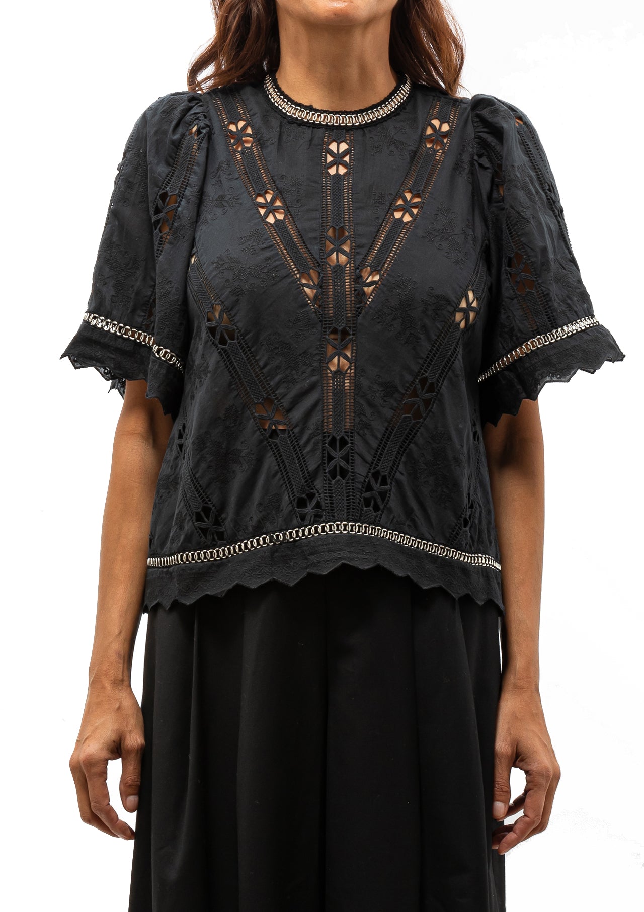 Sharika Embroidery Short Sleeve Top | Black