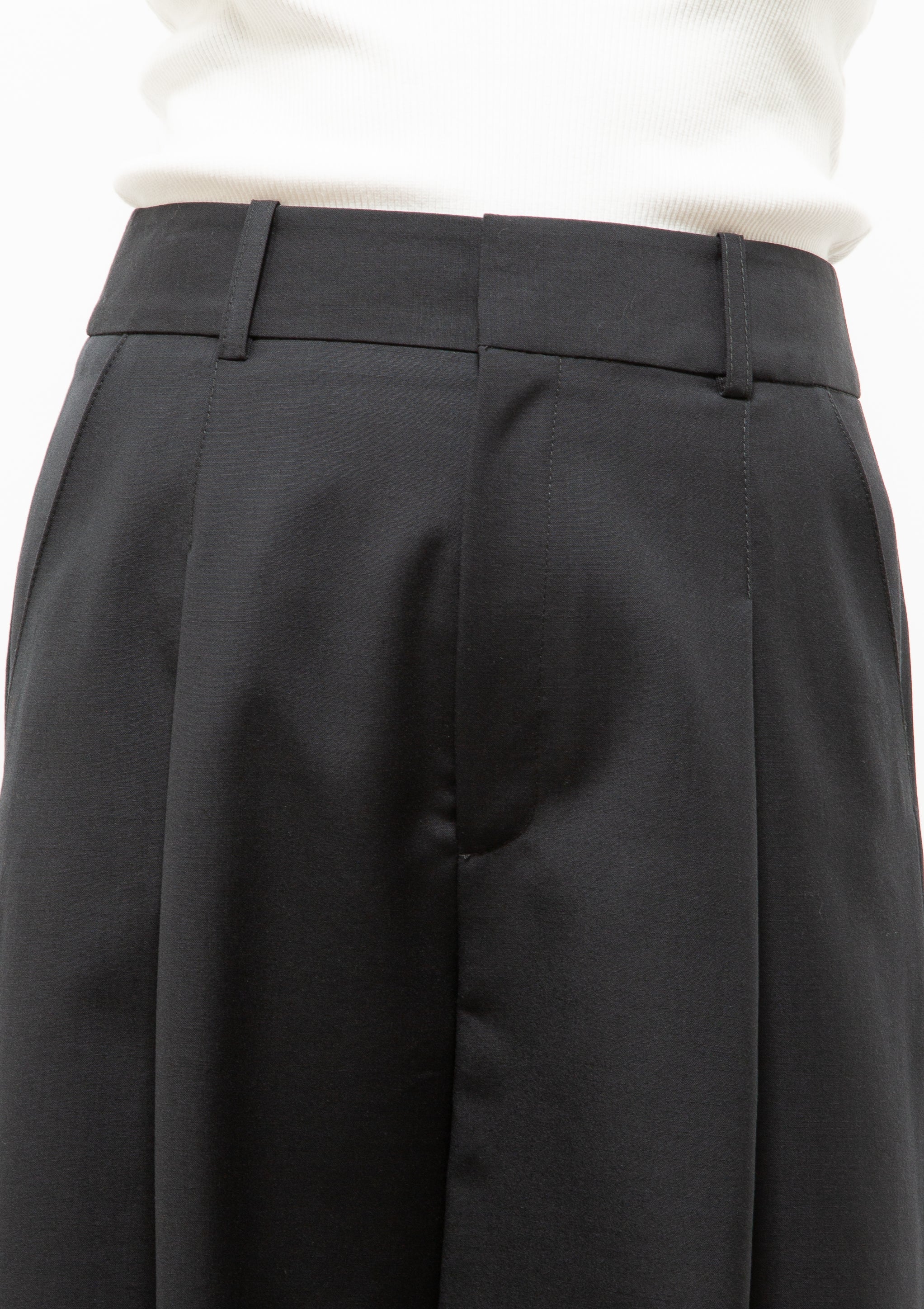 Pleated Long Short | Iron