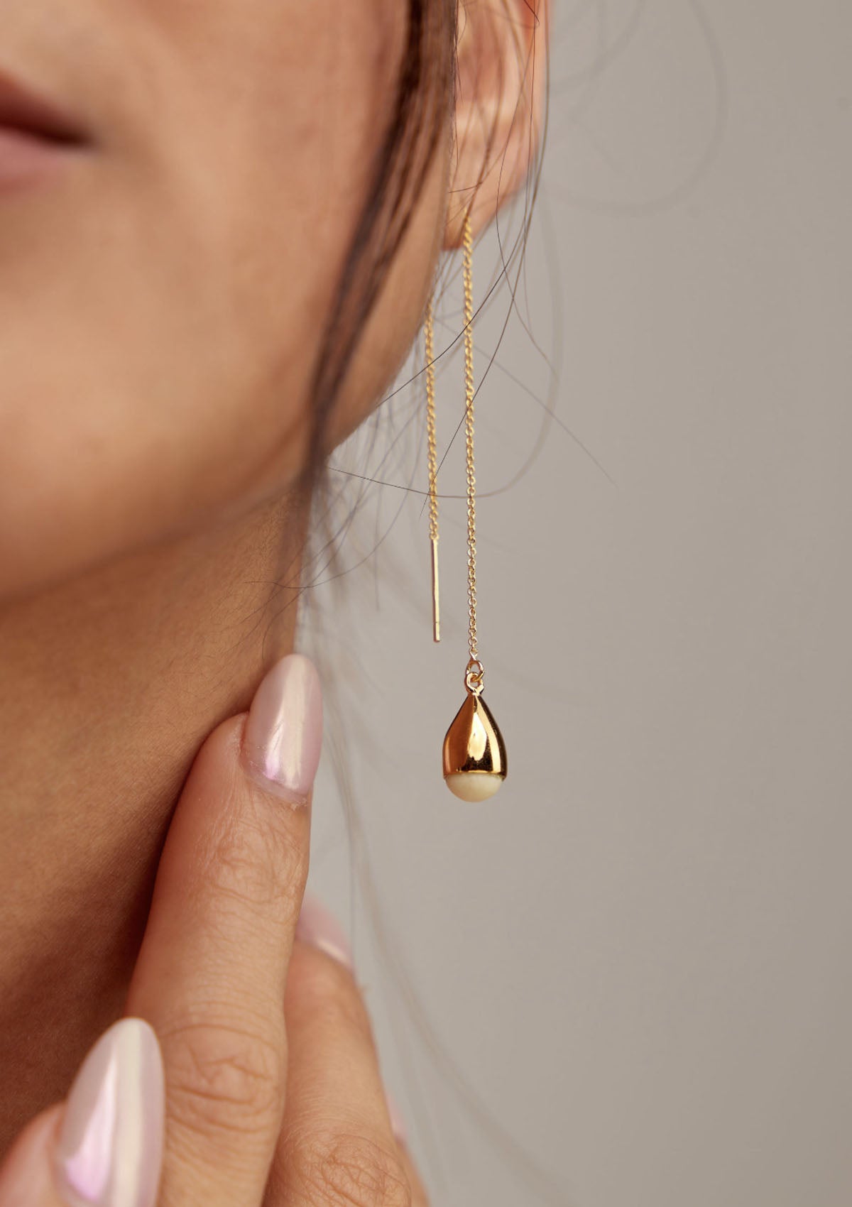 Horn Dash Chain Threader Earrings | Gold/White
