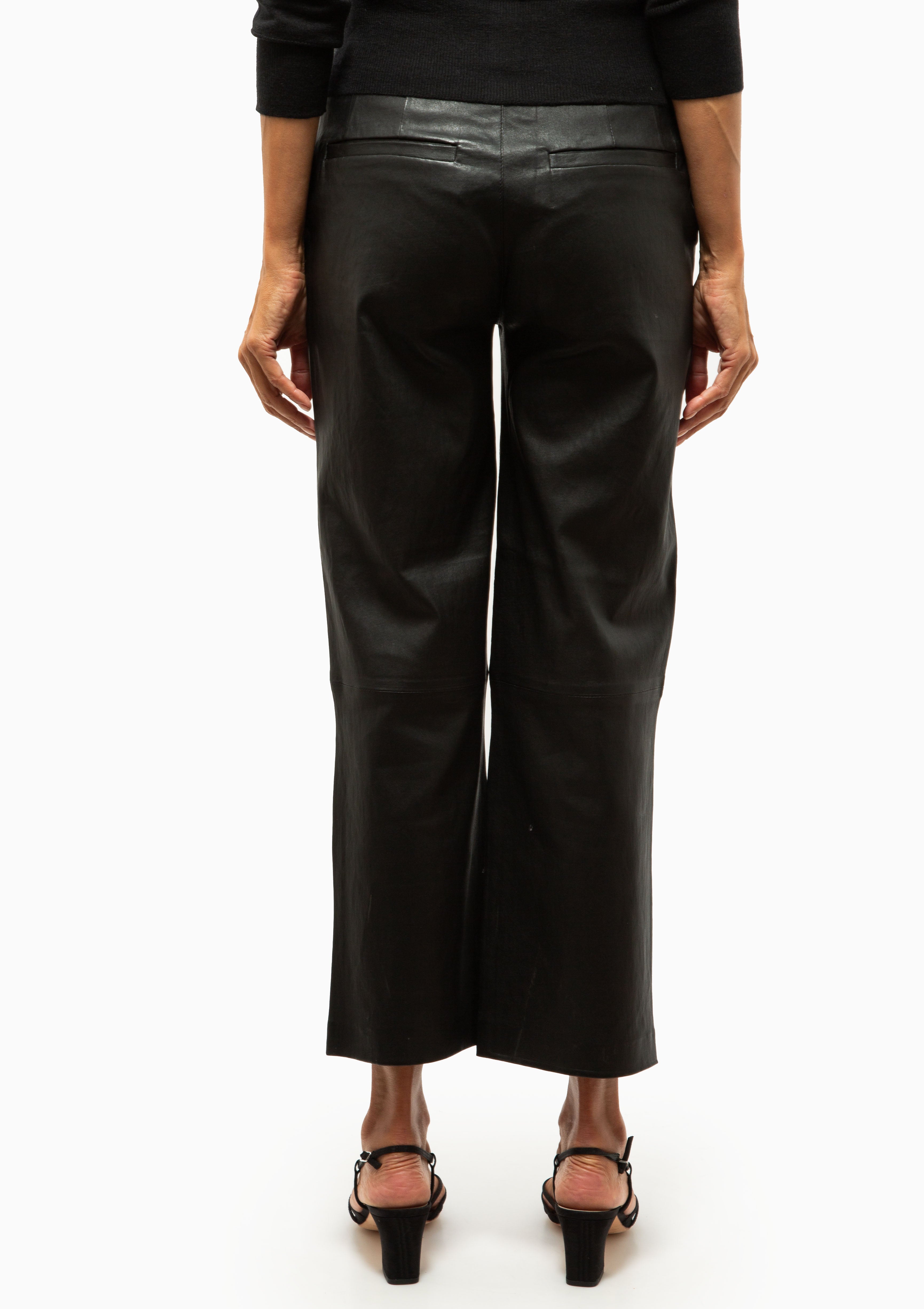 Leather Cropped Baggy Pants | Black