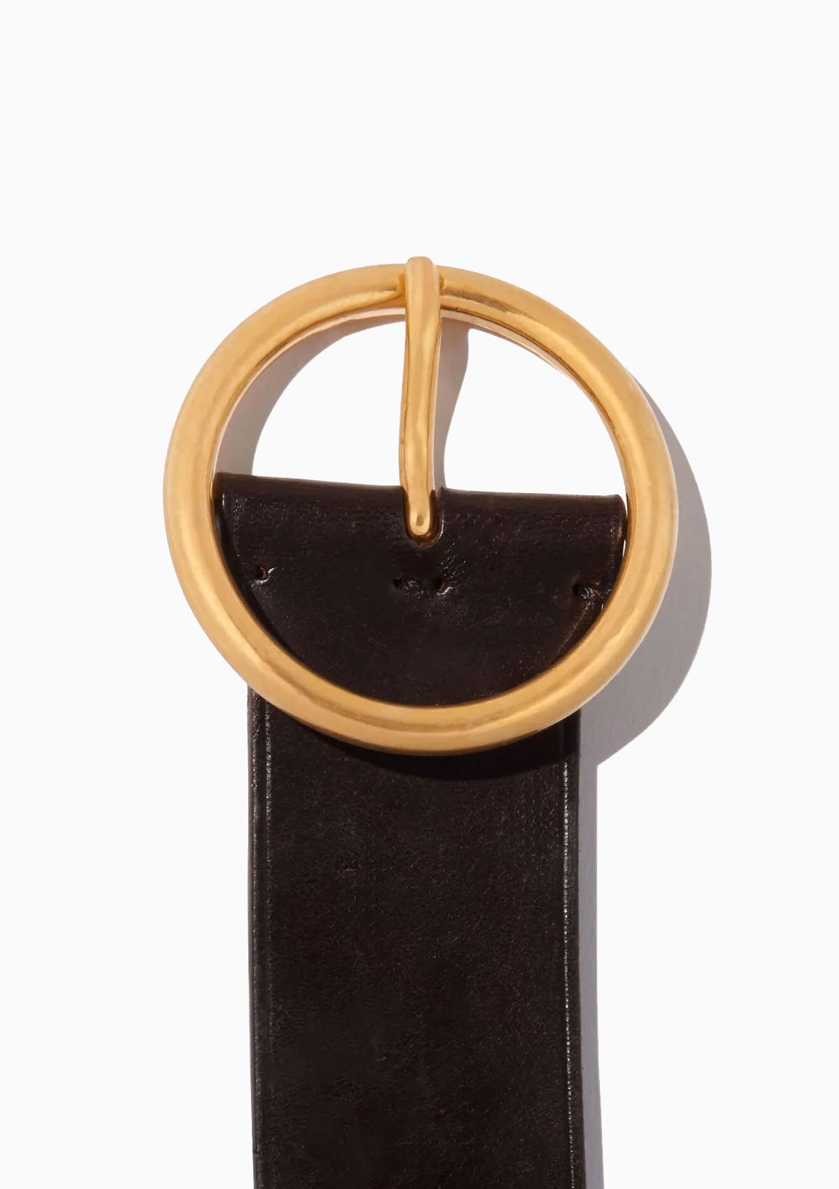 Nili Lotan Avery Belt in Brown and a round gold buckle. Available at Diani.