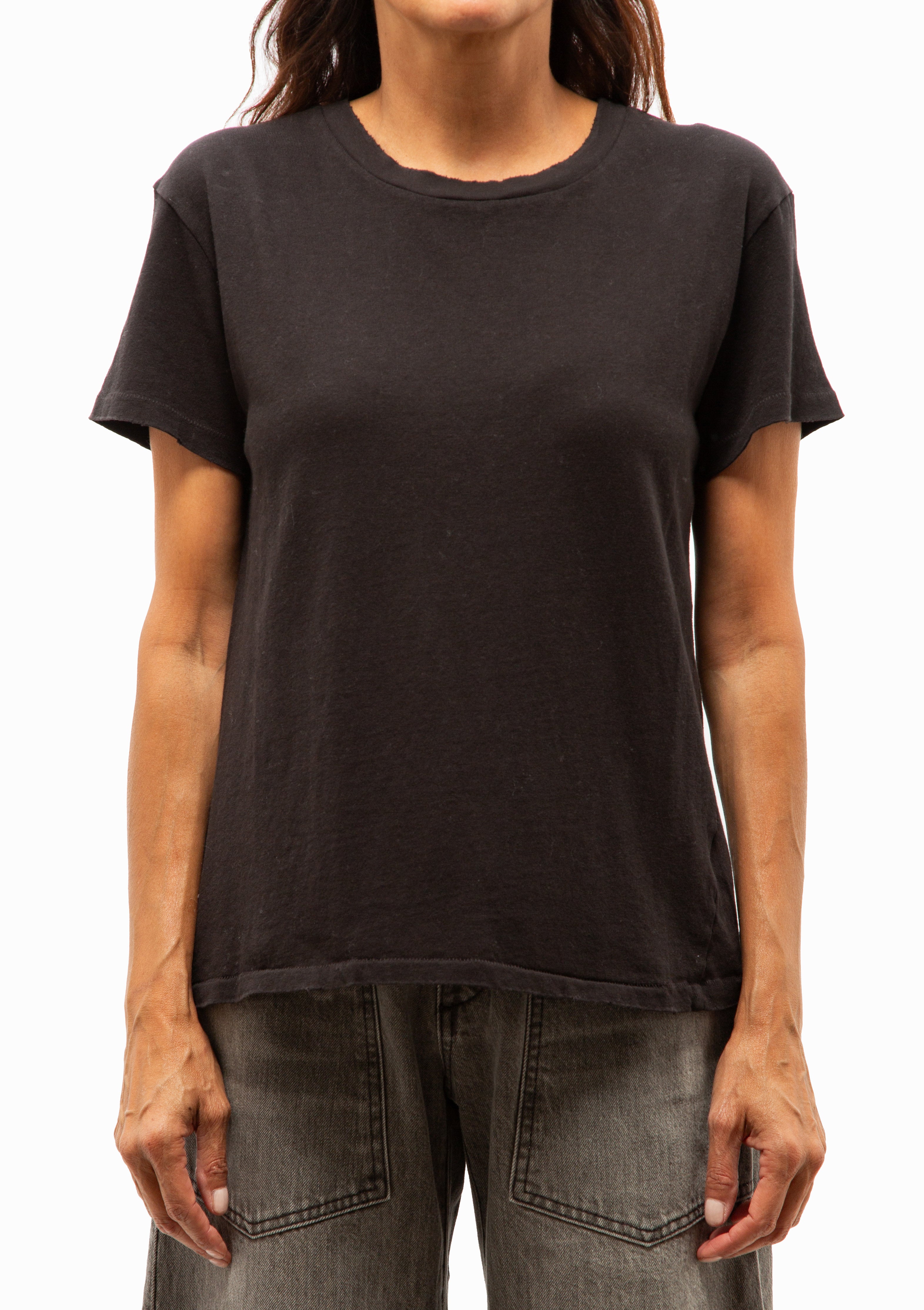 Brady Tee | Carbon