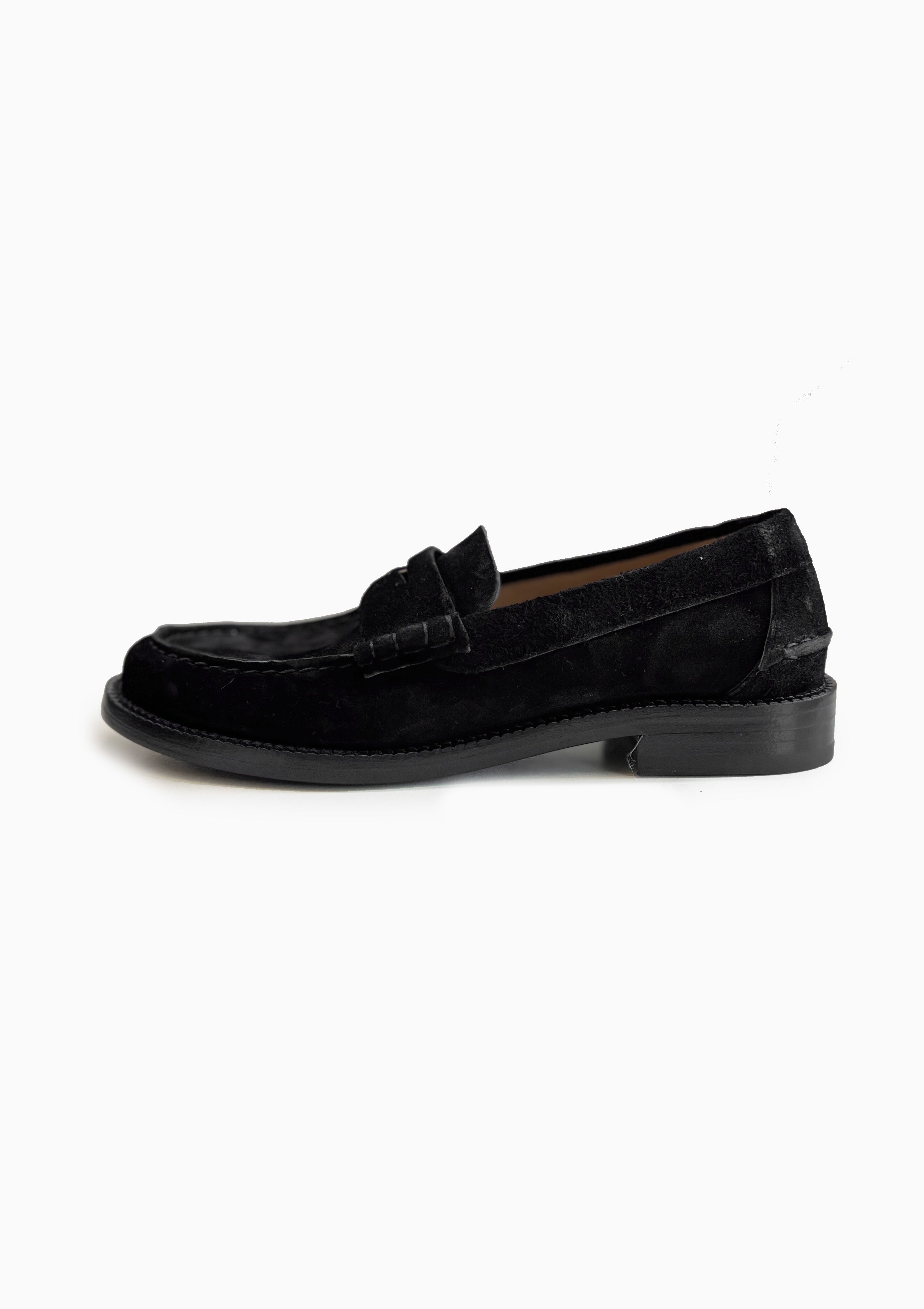 Sabela Loafer | Black Bessie Suede