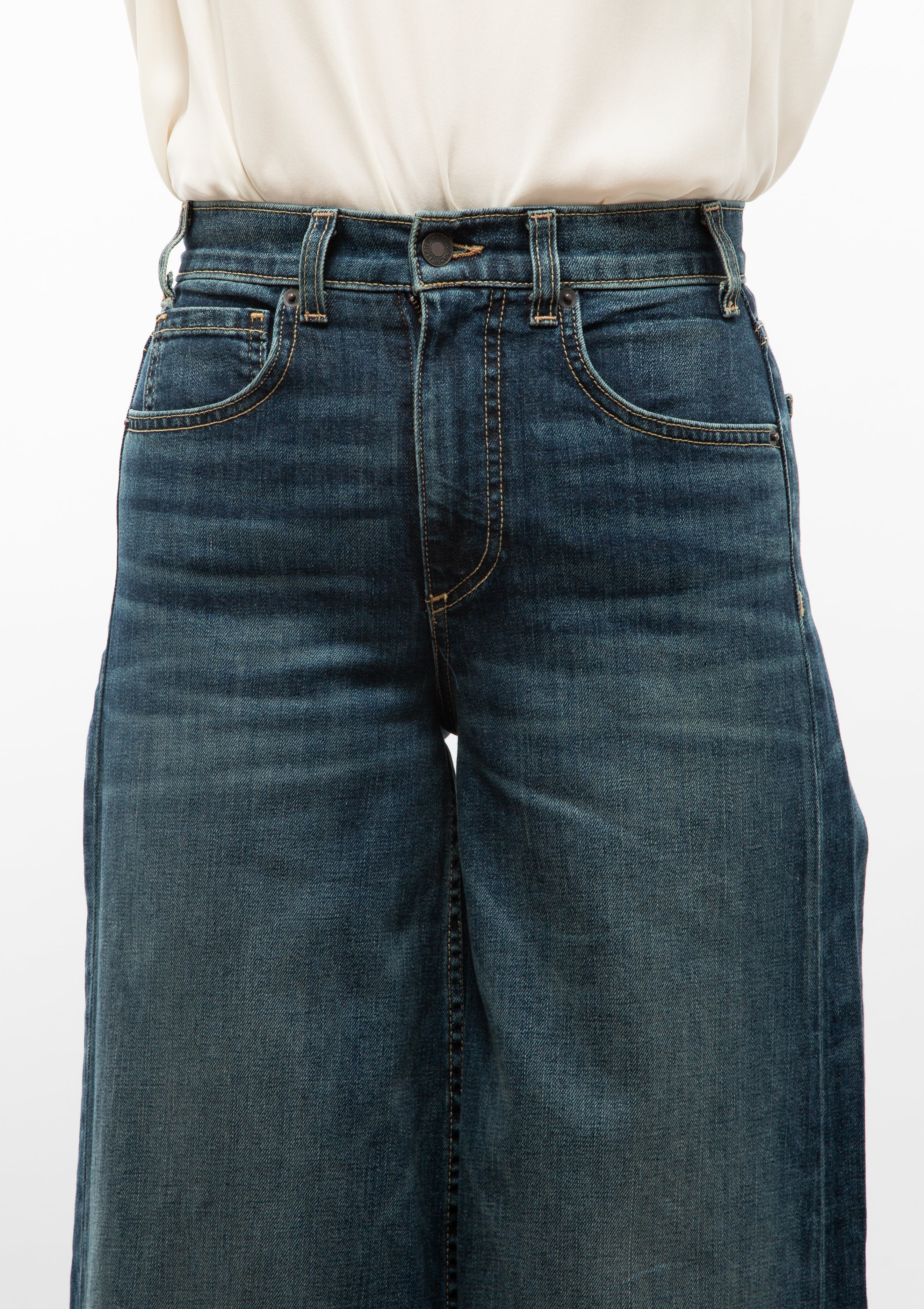 Nili Lotan Rolland Jean in Simon Wash. Available at Diani.