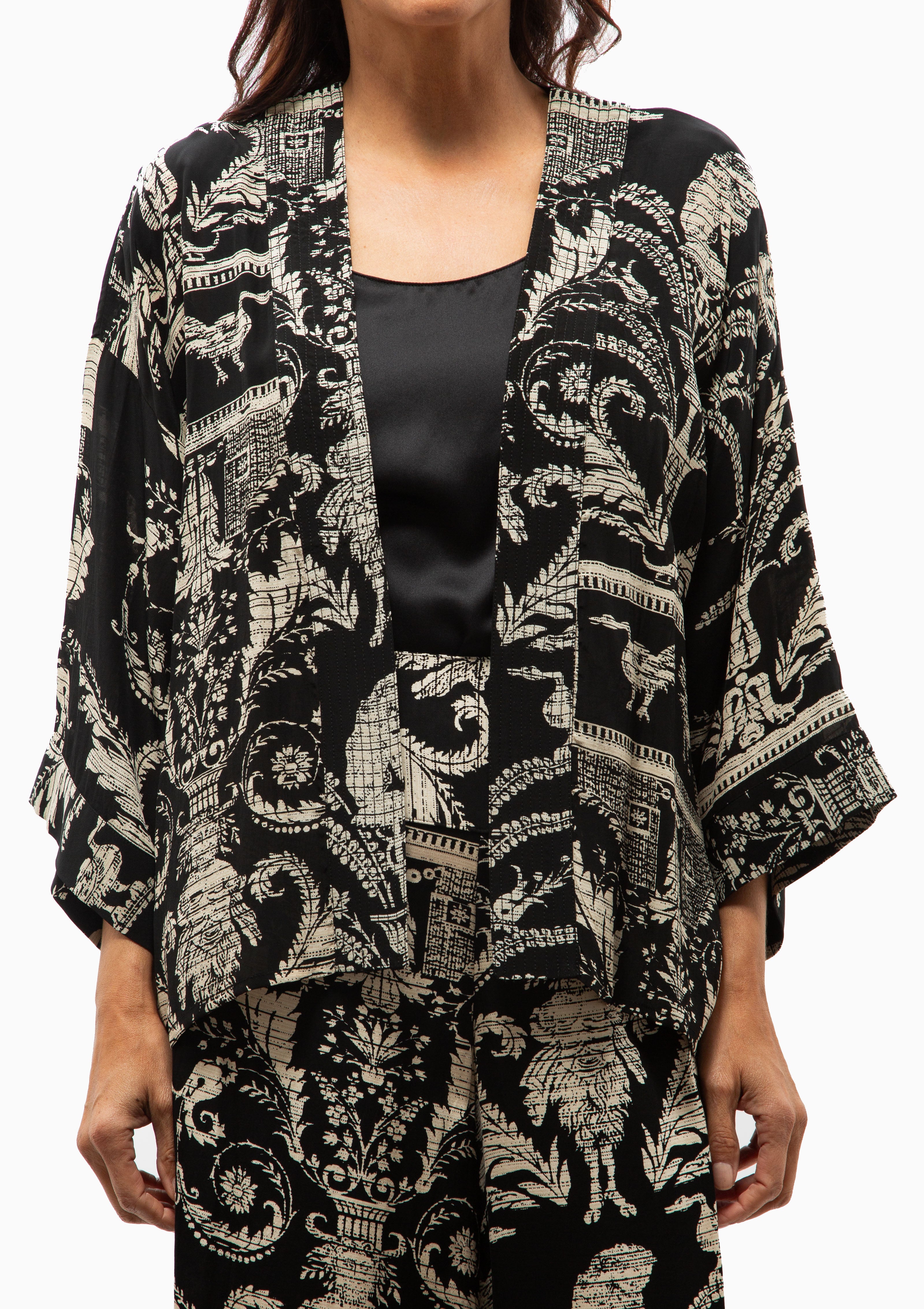 Vintage Damask Short Kimono | Black