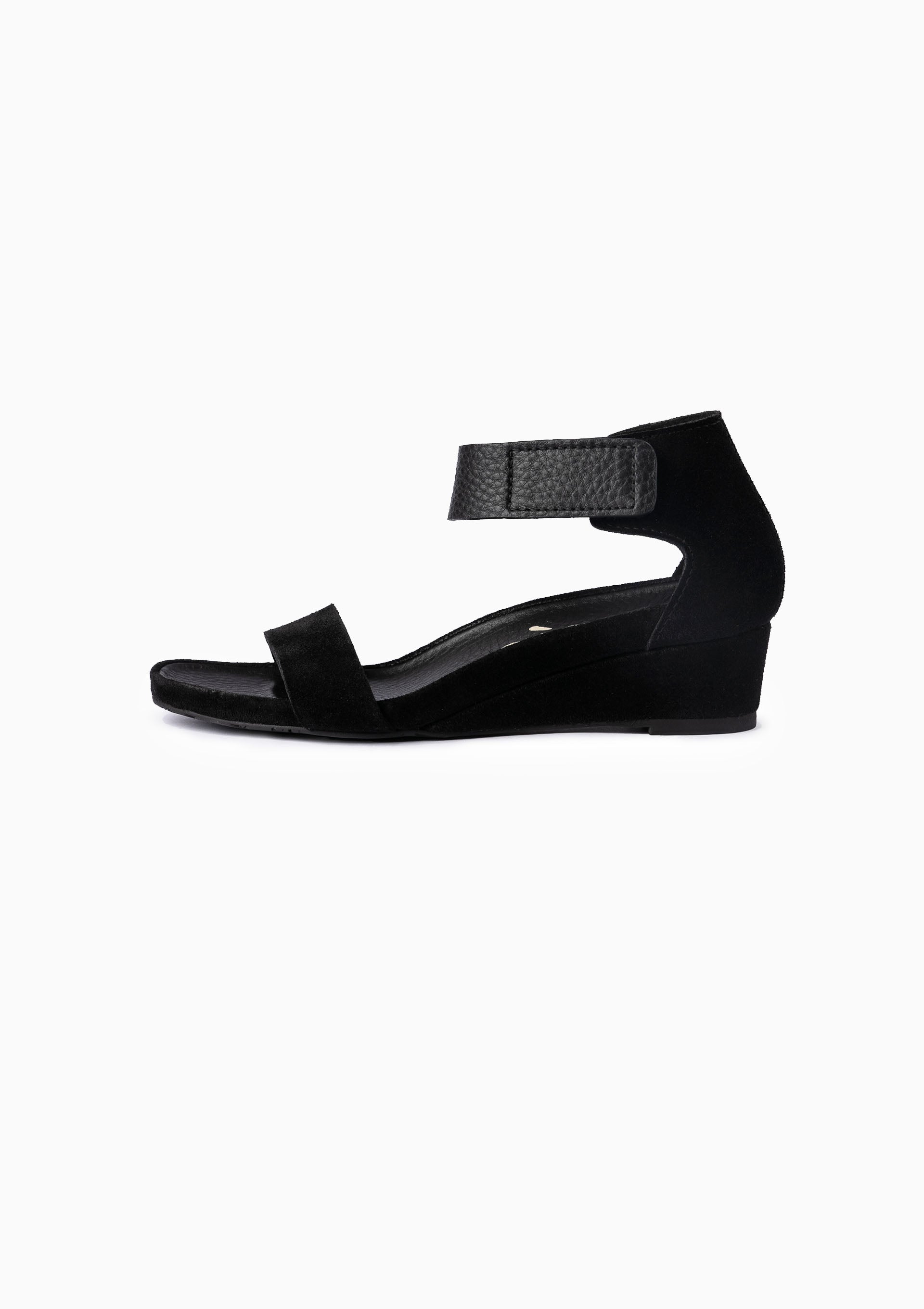 Wassila Wedge | Black Castoro