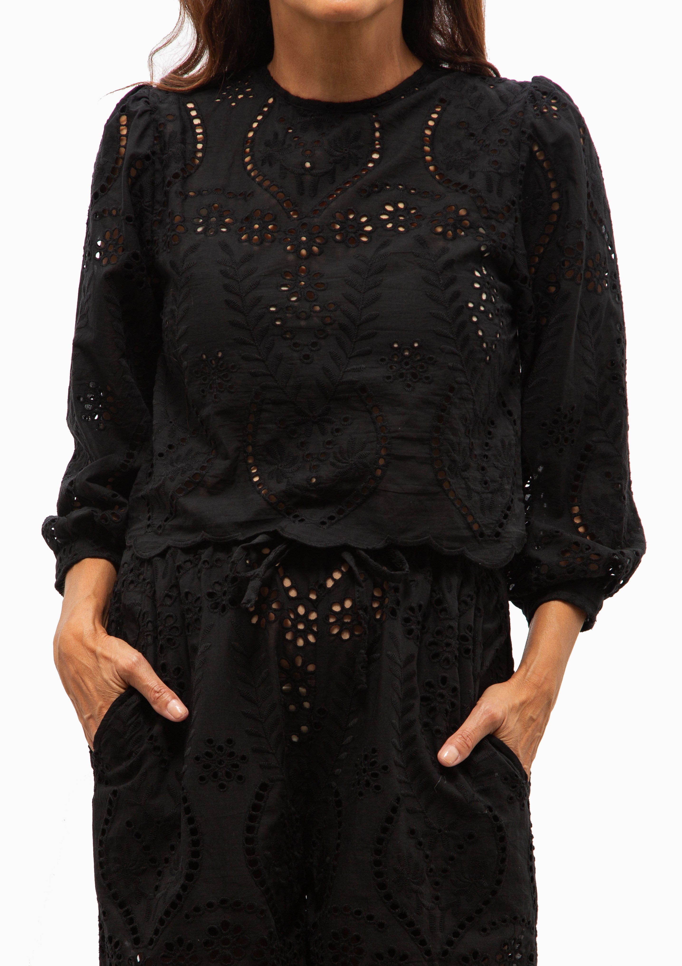 Lisa Top | Athena Embroidery Black