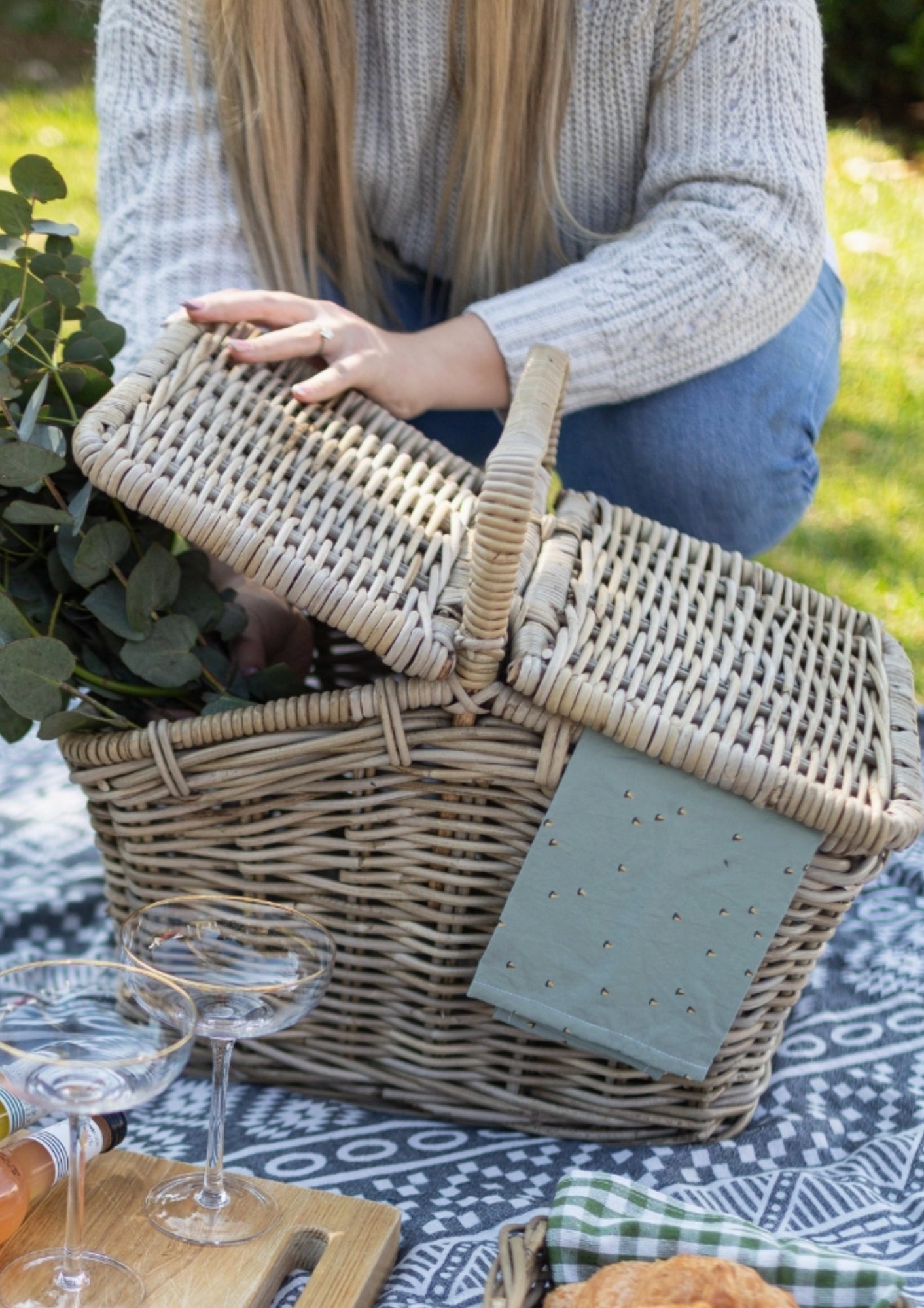 Plan your next picnic with this Rattan picnic basket, available at Diani.