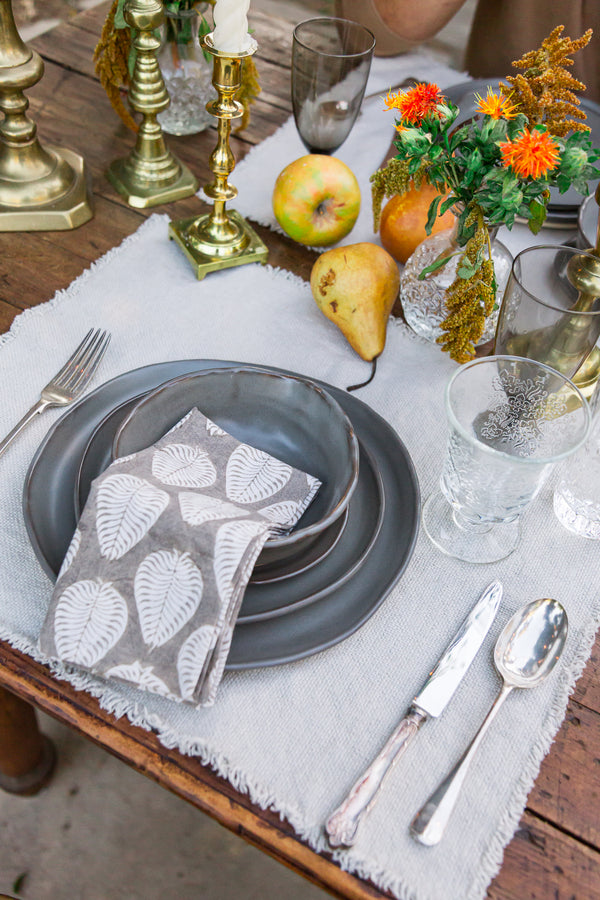 Setting the Thanksgiving Table with Caroline Diani