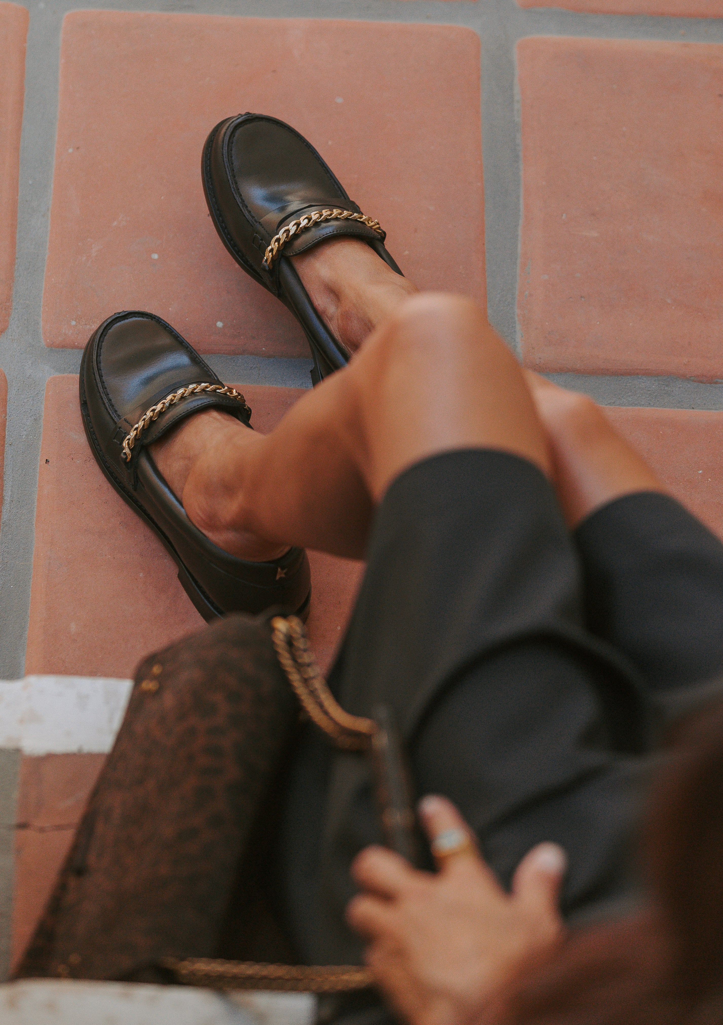 Jerry Leather Loafer With Chain | Black