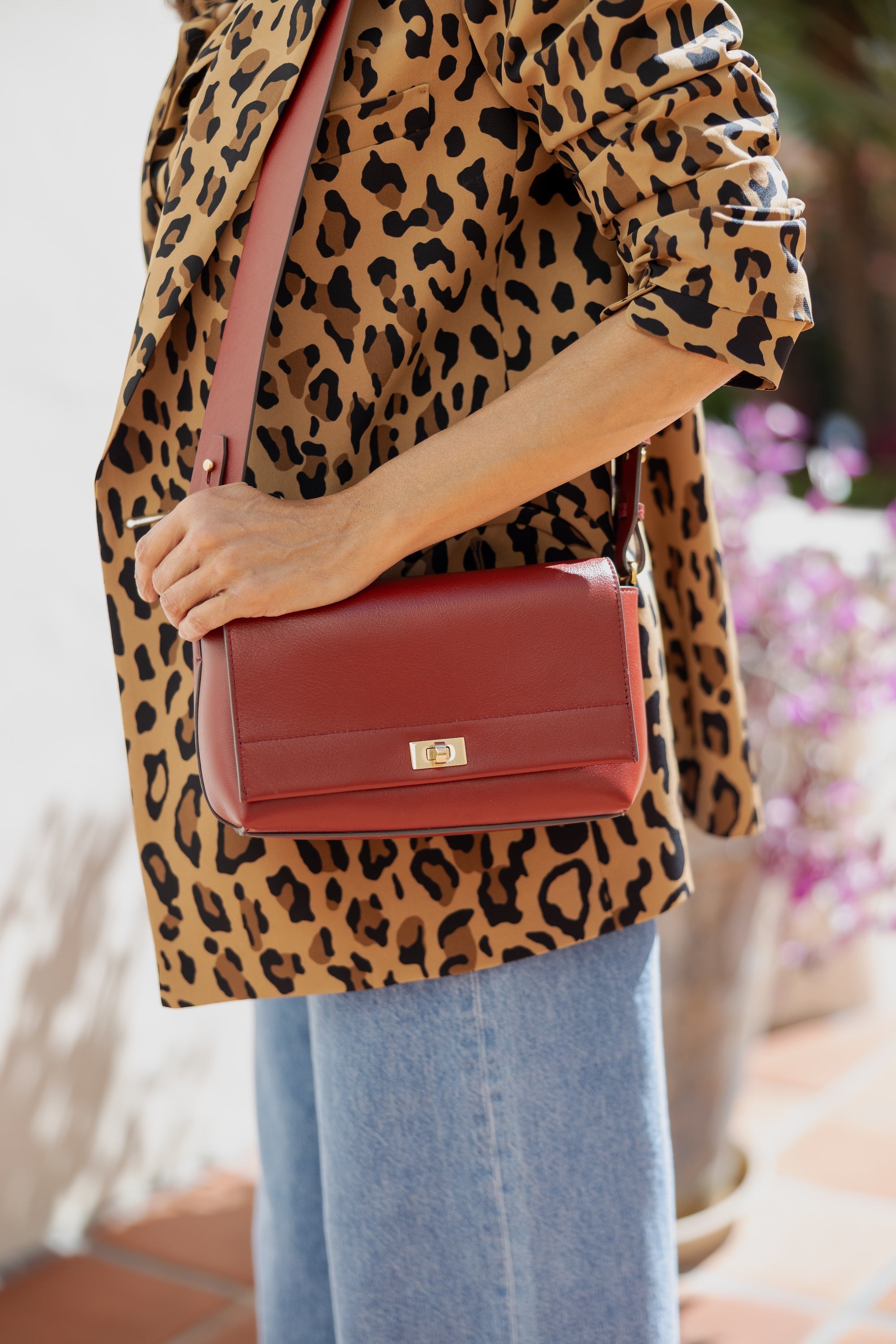 Mortimer Crossbody | Vampire
