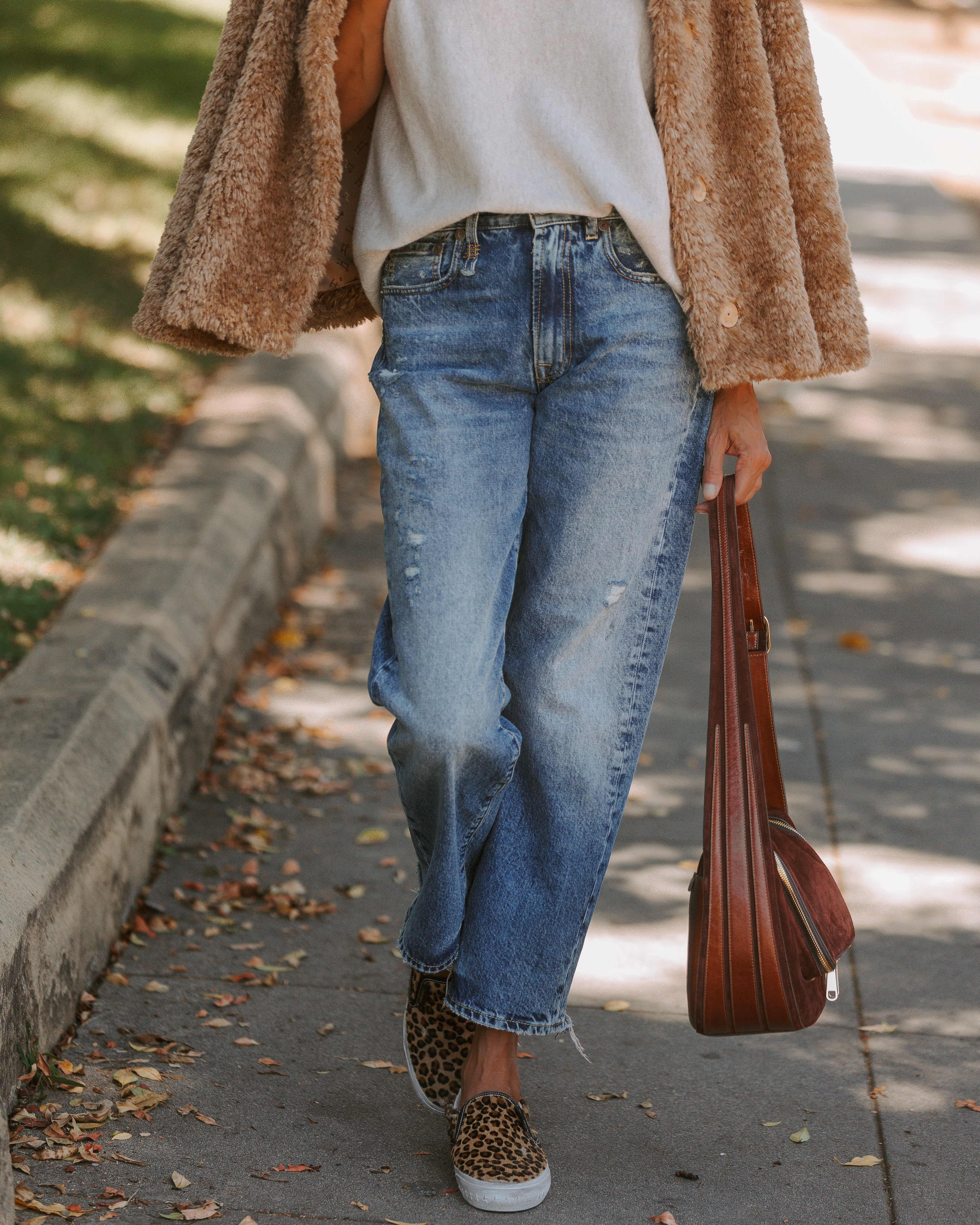 Vere New Shoulder Bag | Suede Dark Cedar