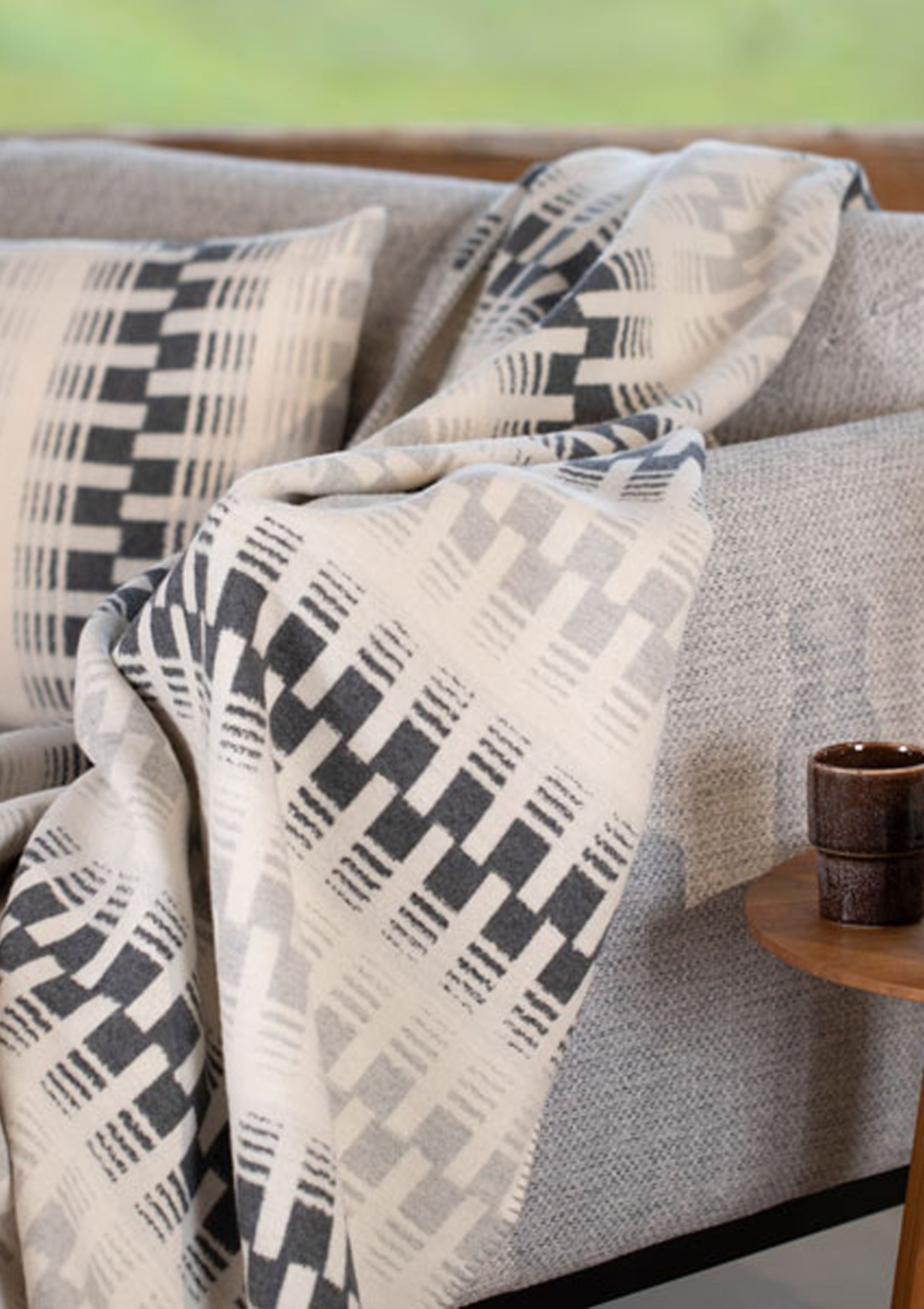 Jade Throw Geometric Stripes | Grey