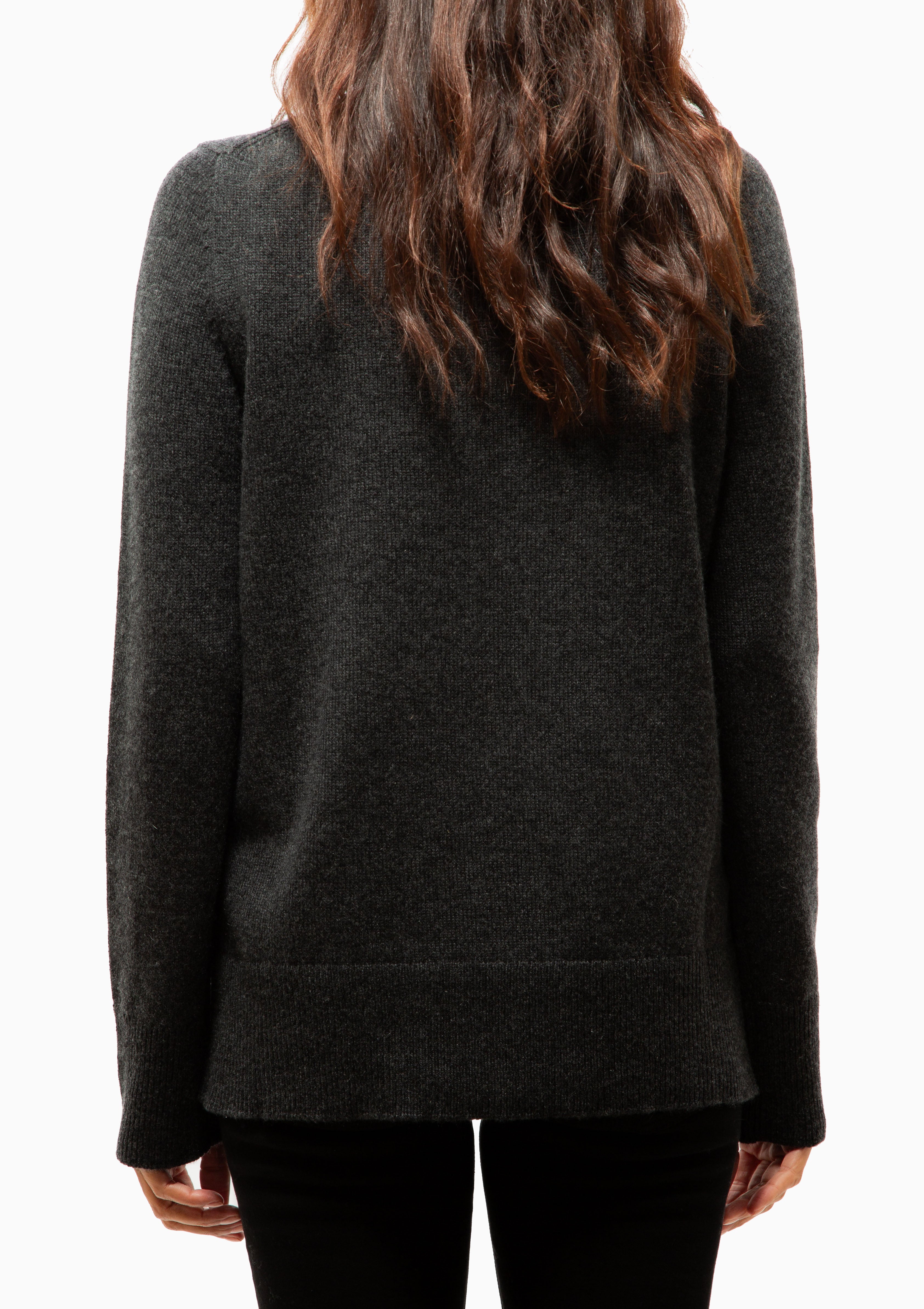 Emmett V-Neck | Charcoal