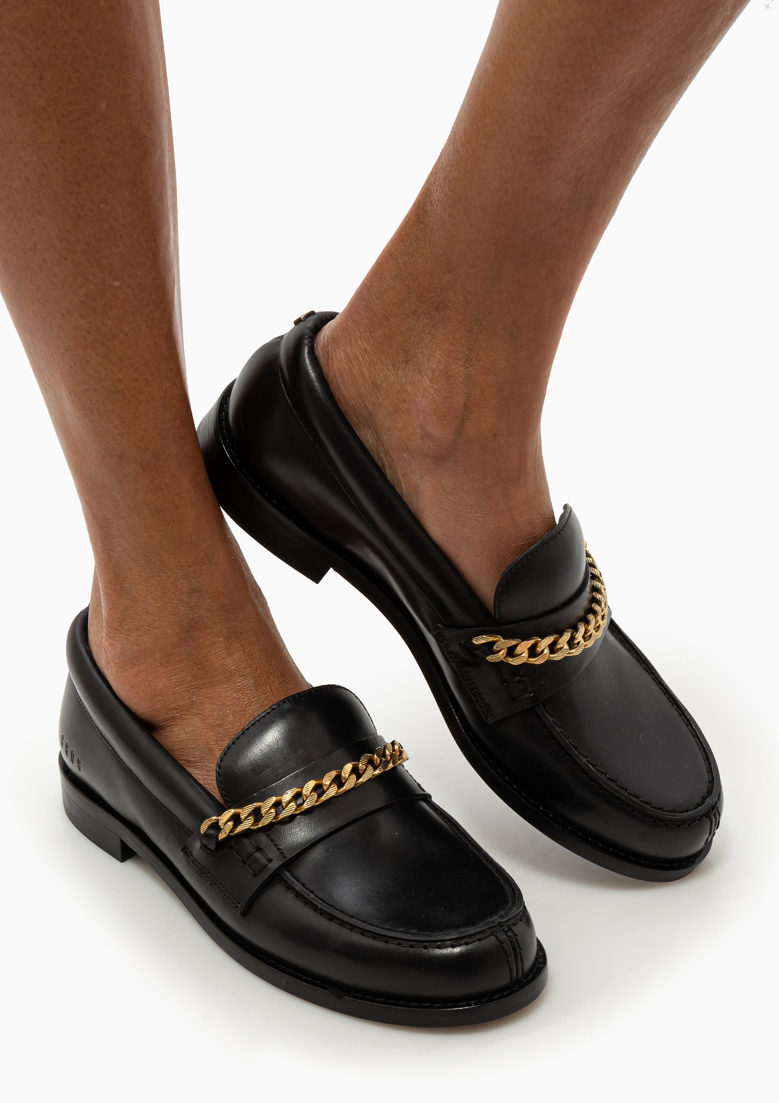 Jerry Leather Loafer With Chain | Black