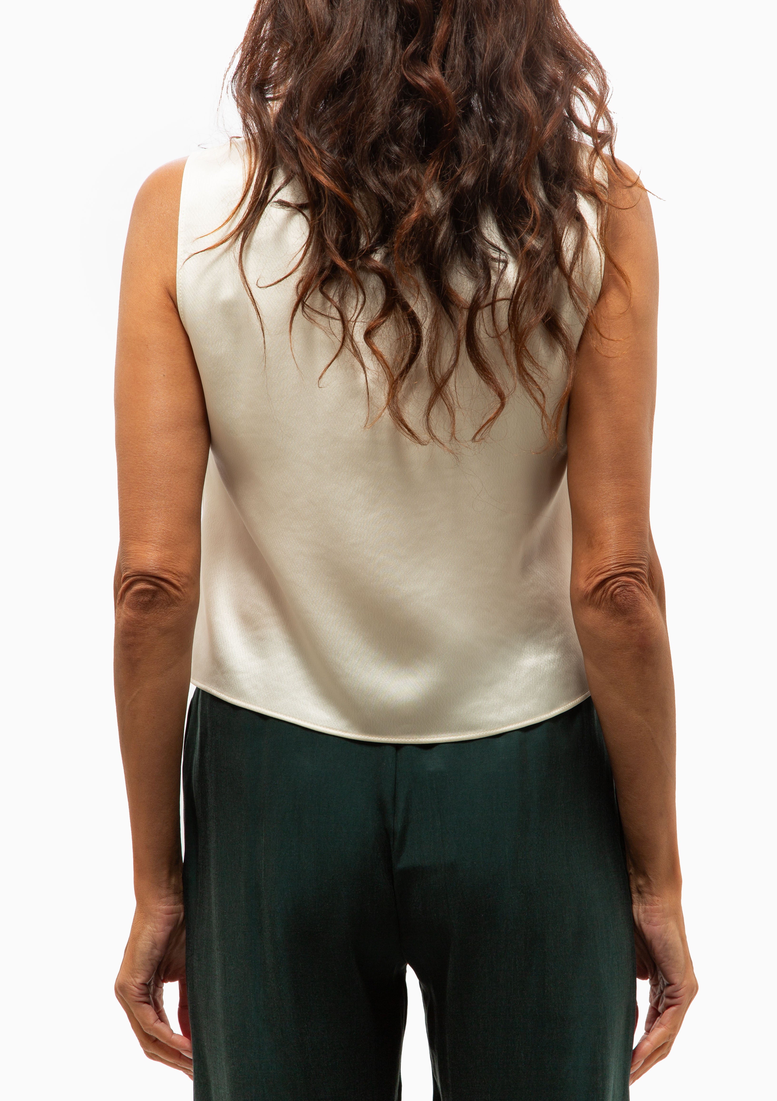 Barb V Neck Shell | Creme