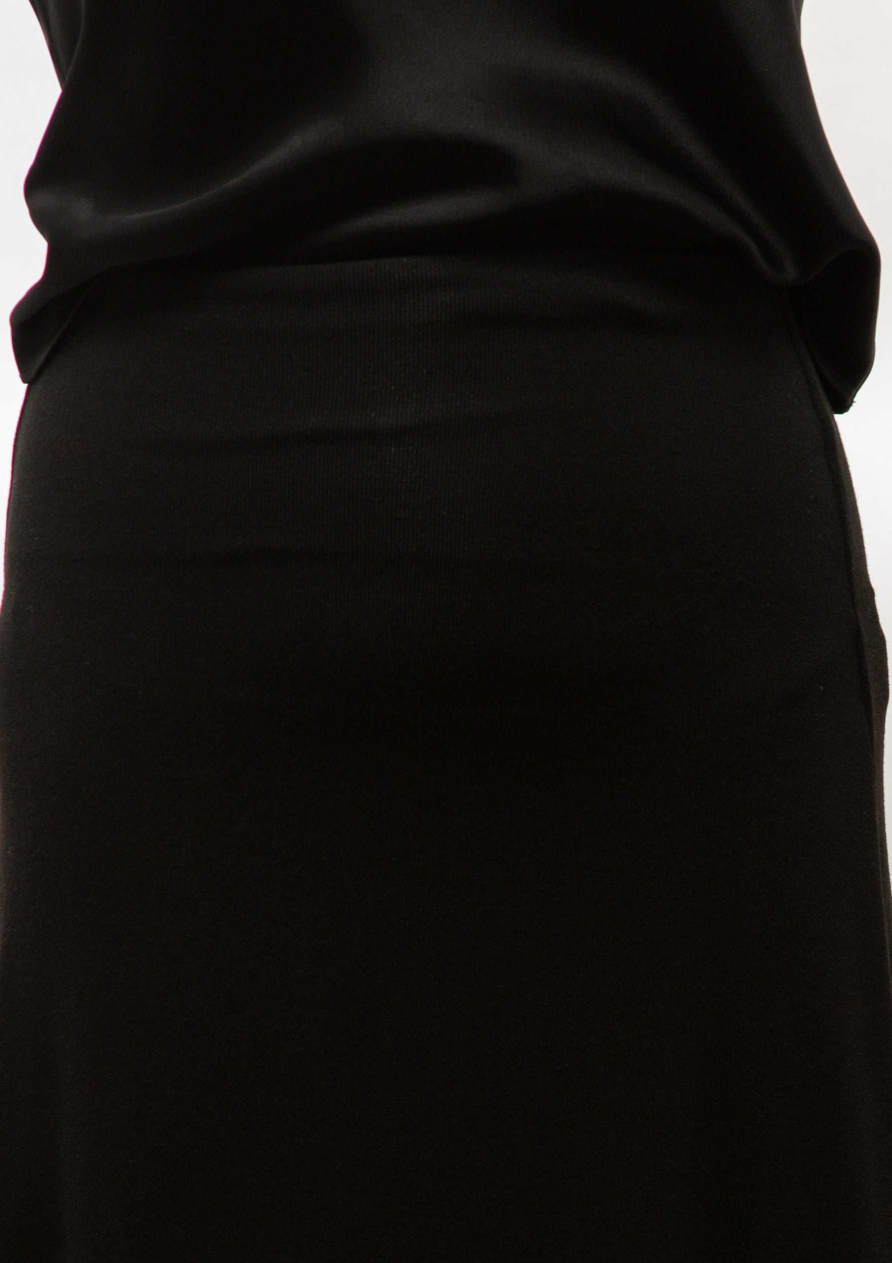 Lauren High Waist Midi Skirt | Black
