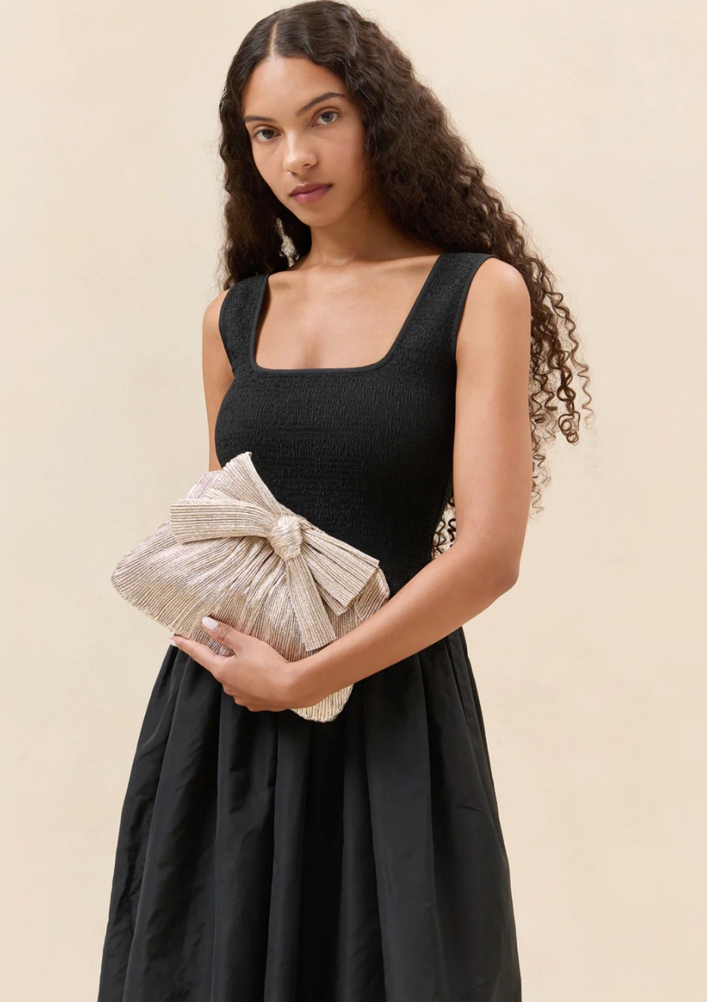 Rayne Bow Clutch | Champagne