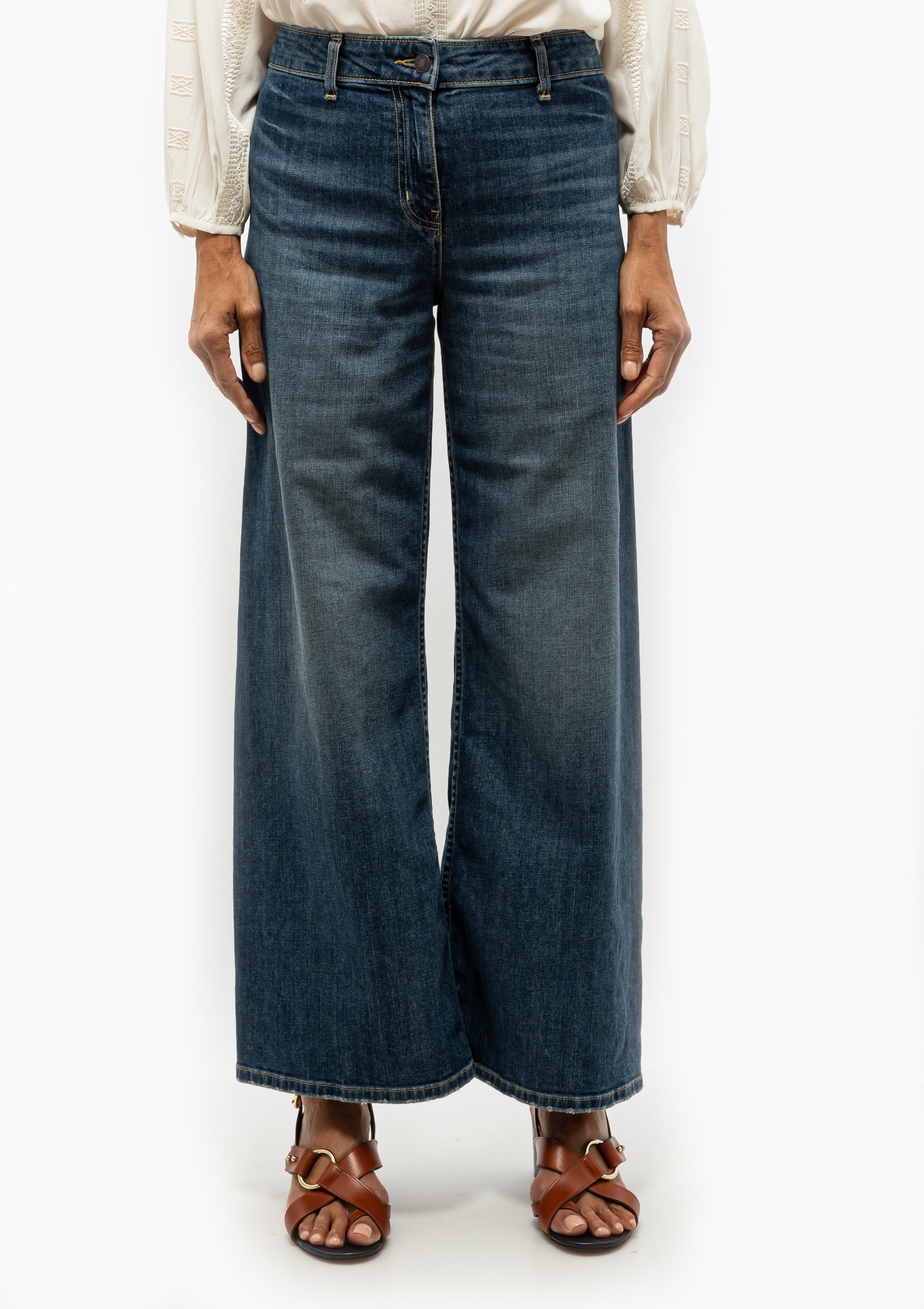 Megan Jean by Nili Lotan — mid-rise cropped wide-leg in Japanese stretch denim,  shown with the Soeur Florence available at Diani Boutique.
