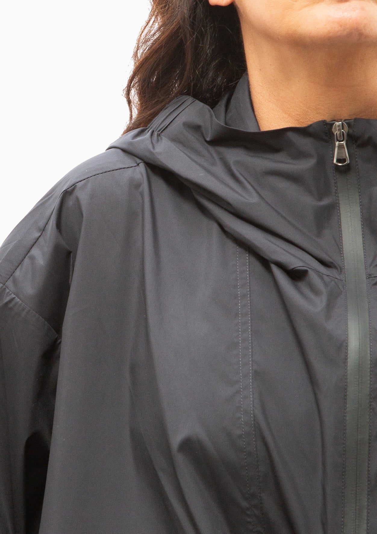 Over The Head Windbreaker | Carbon