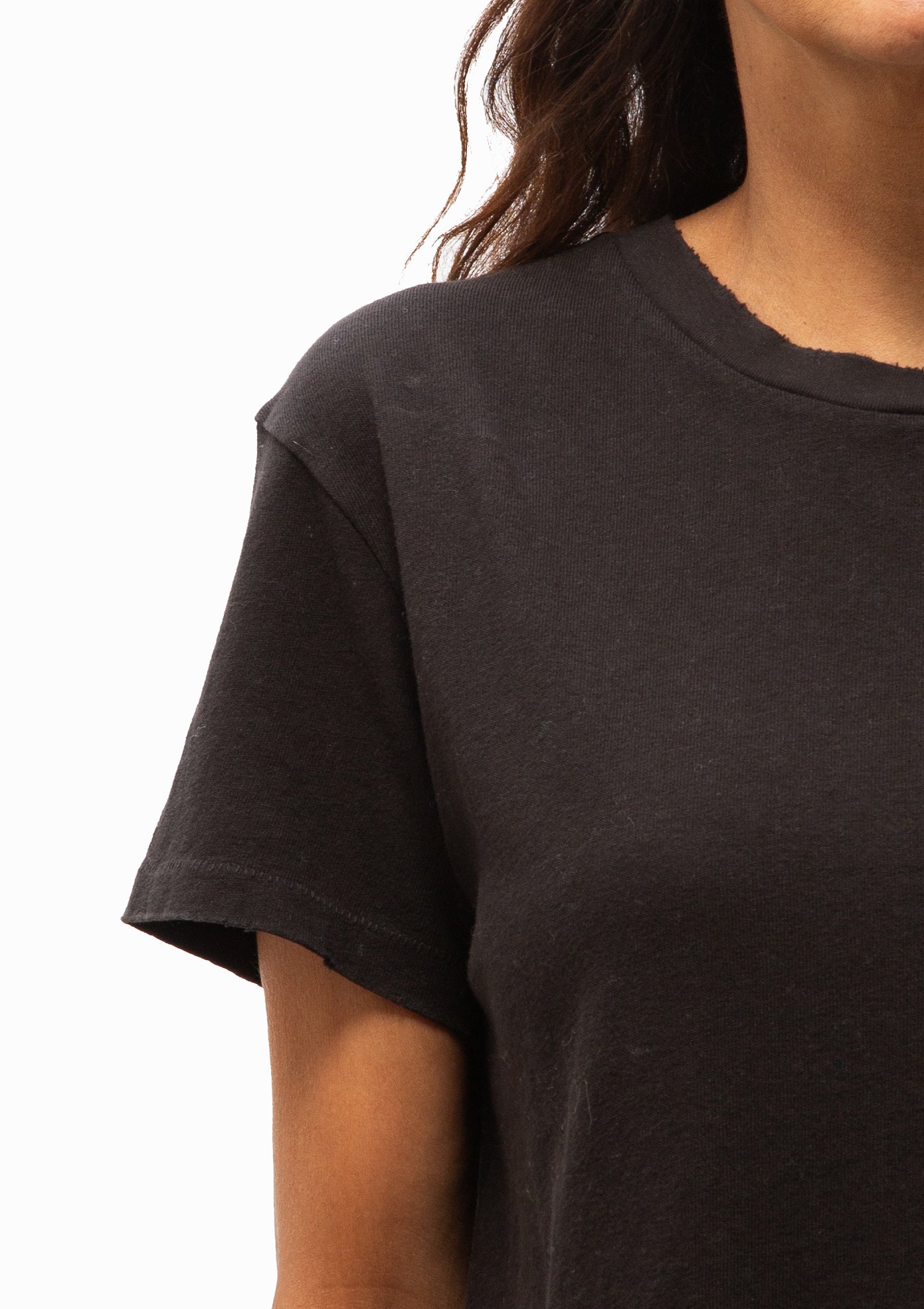 Brady Tee | Carbon