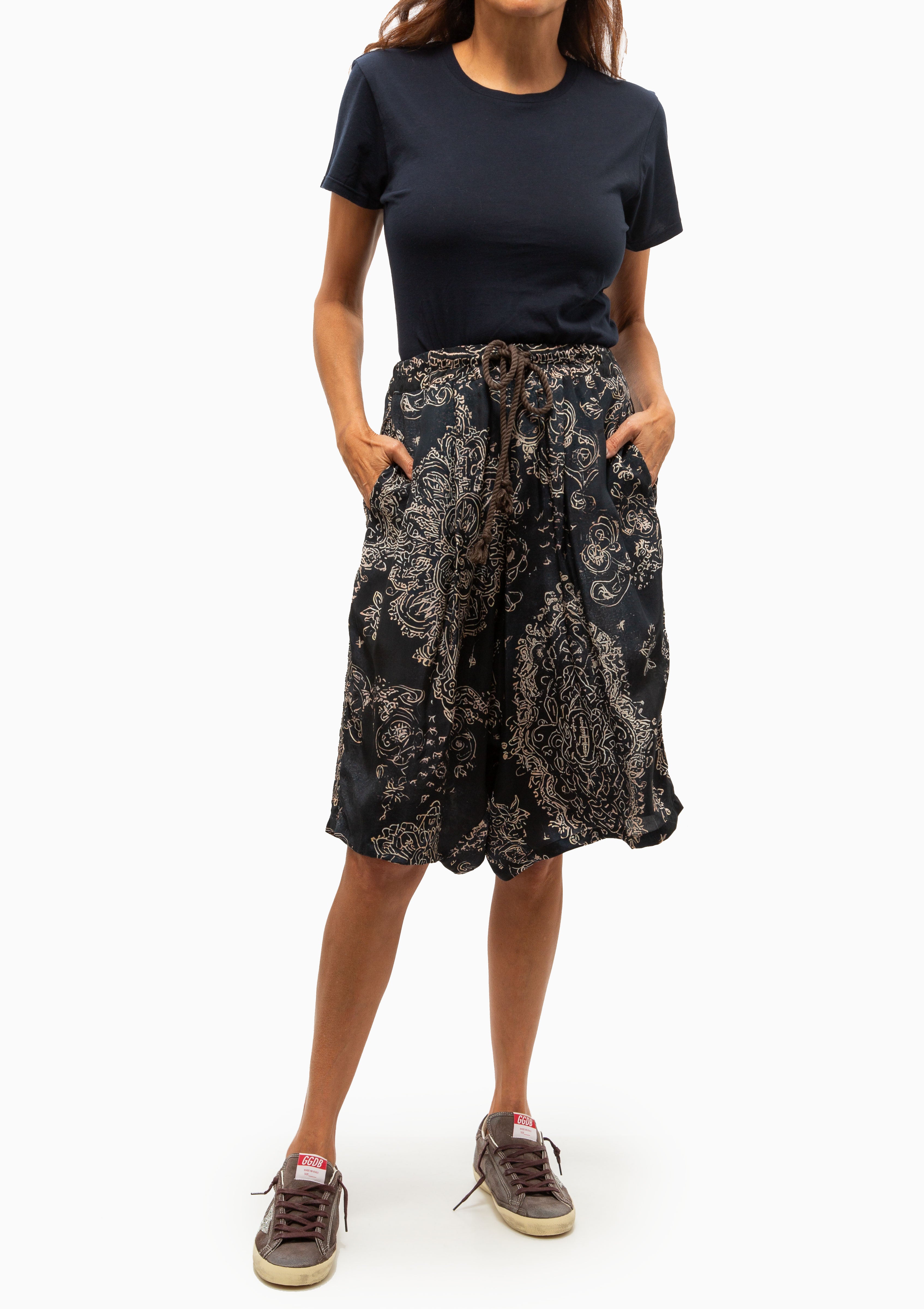 Pleated Jumbo Shorts With Elastic Waist | Blue Medallion Print