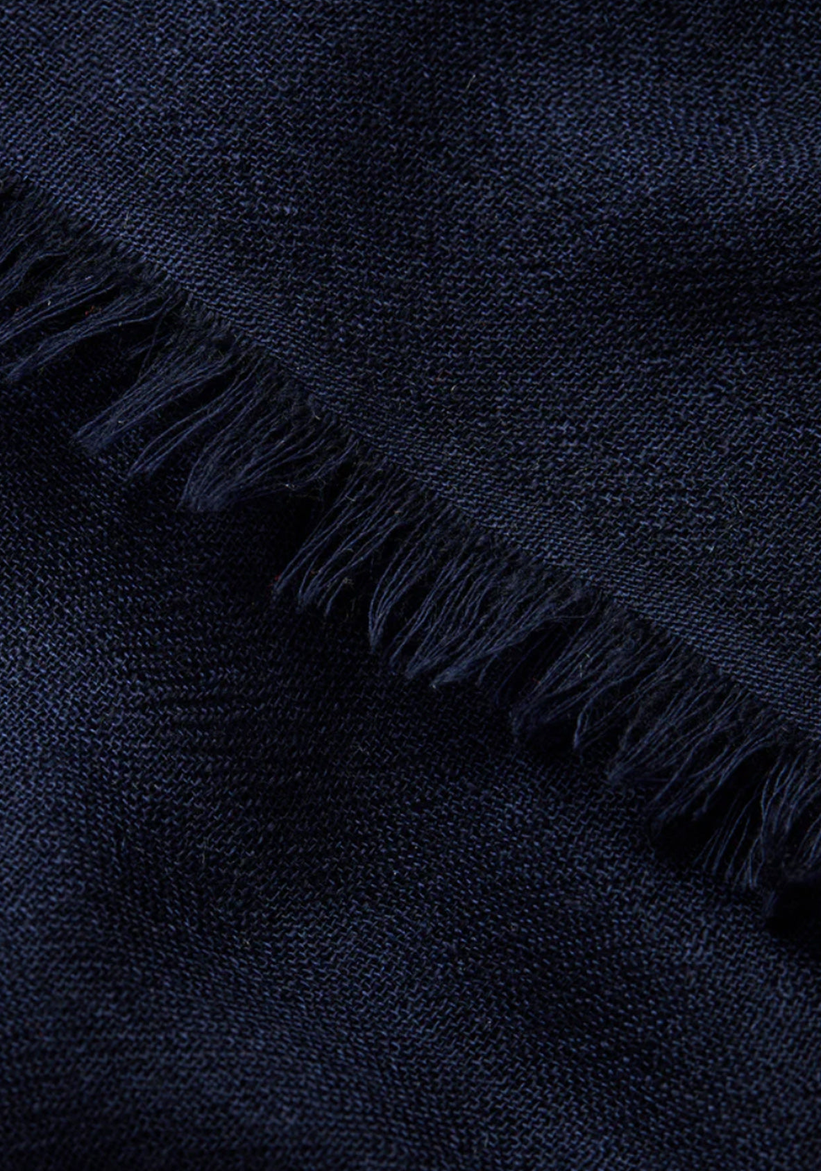 The Legere Fine Cashmere Scarf | Navy