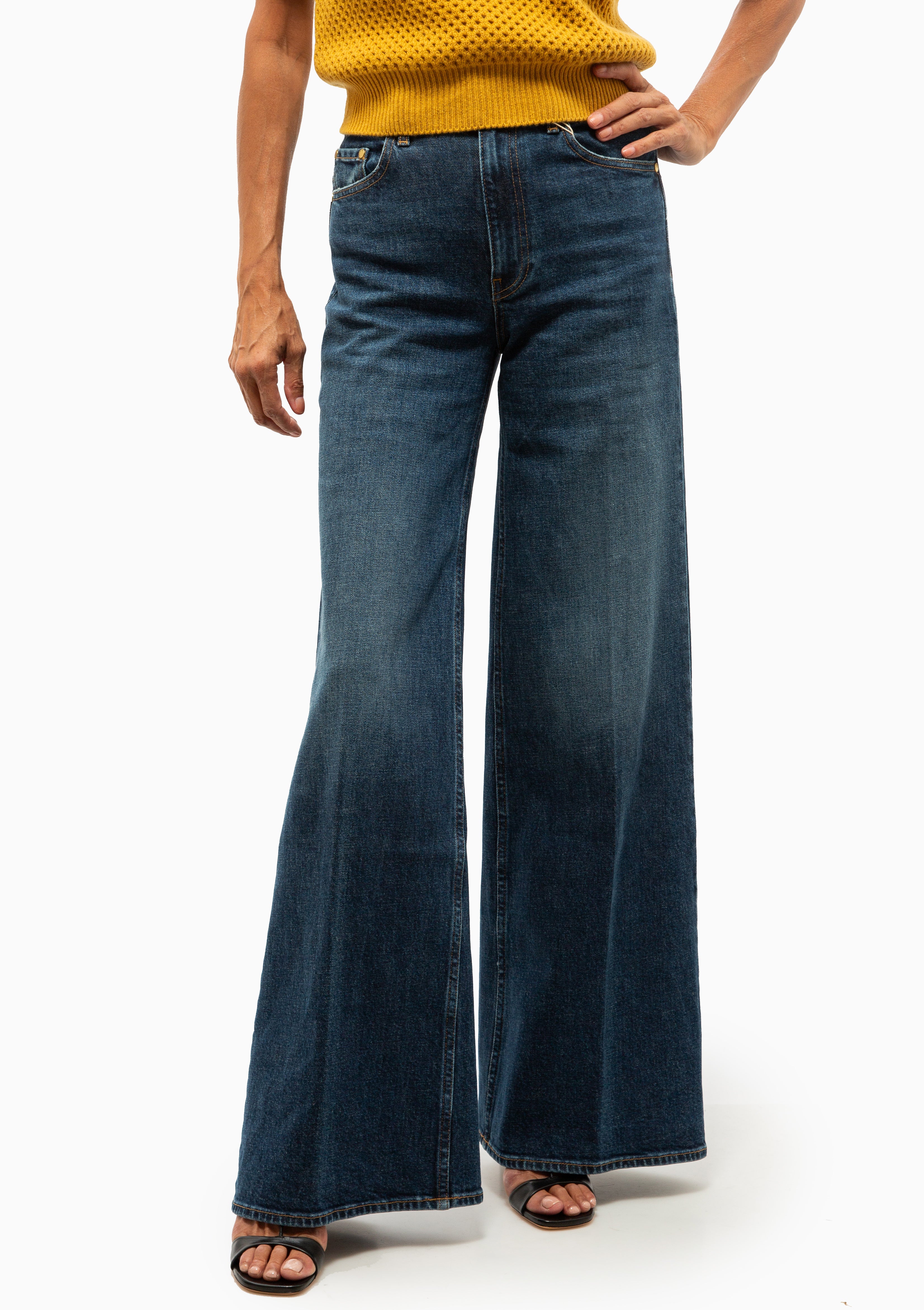 The Stretch Valory Flare Jean | Nile