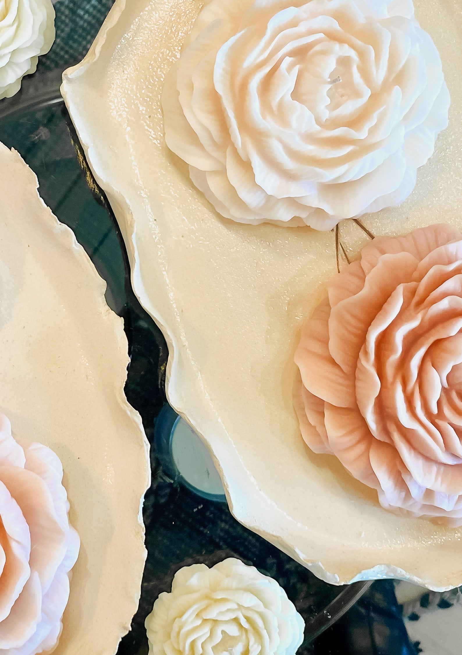Medium Peony Candle | Off White