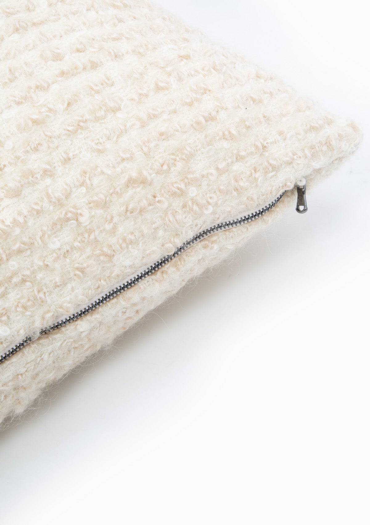 Ariete Cushion | Cream, 24"x24"