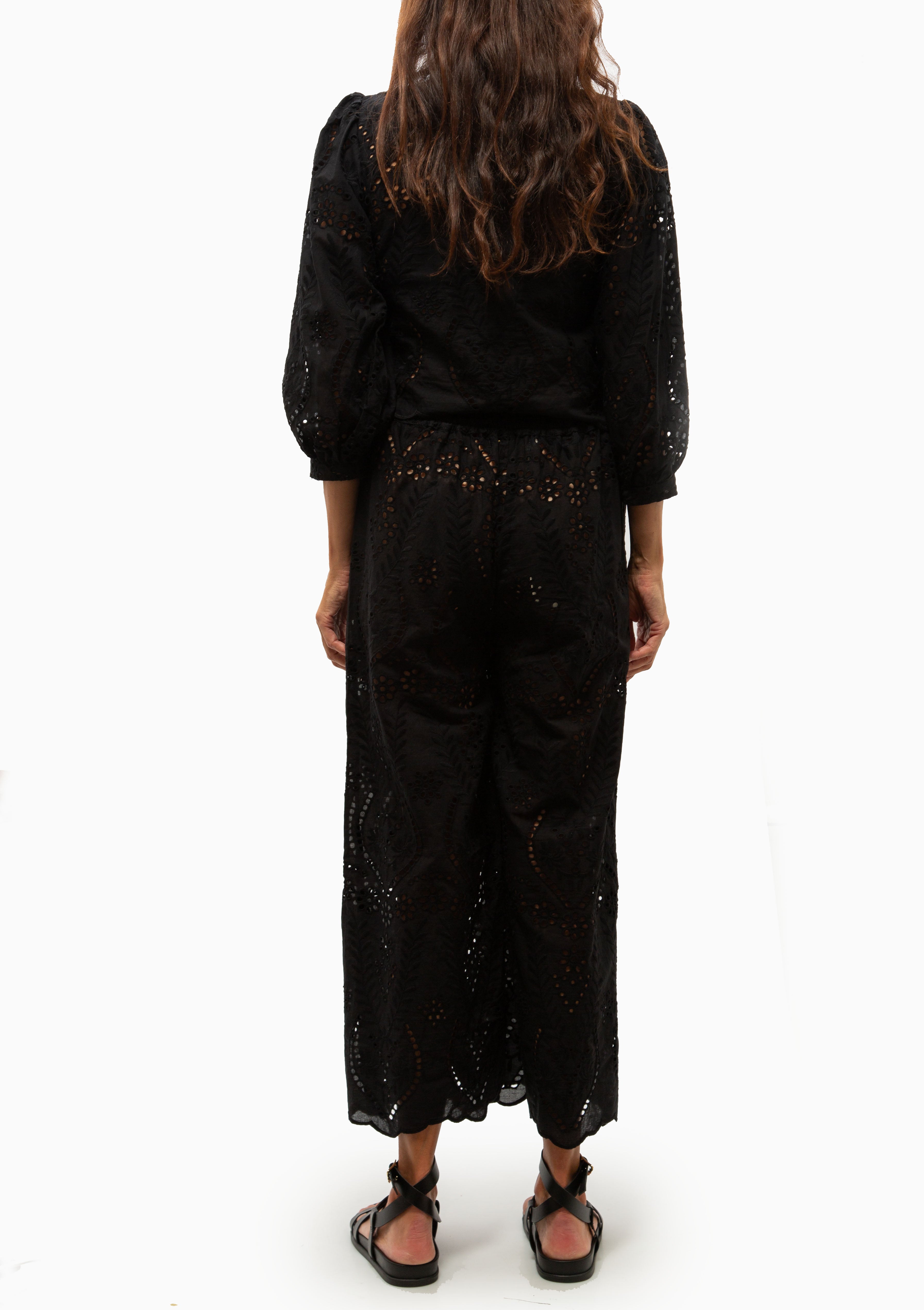 Lisa Top | Athena Embroidery Black