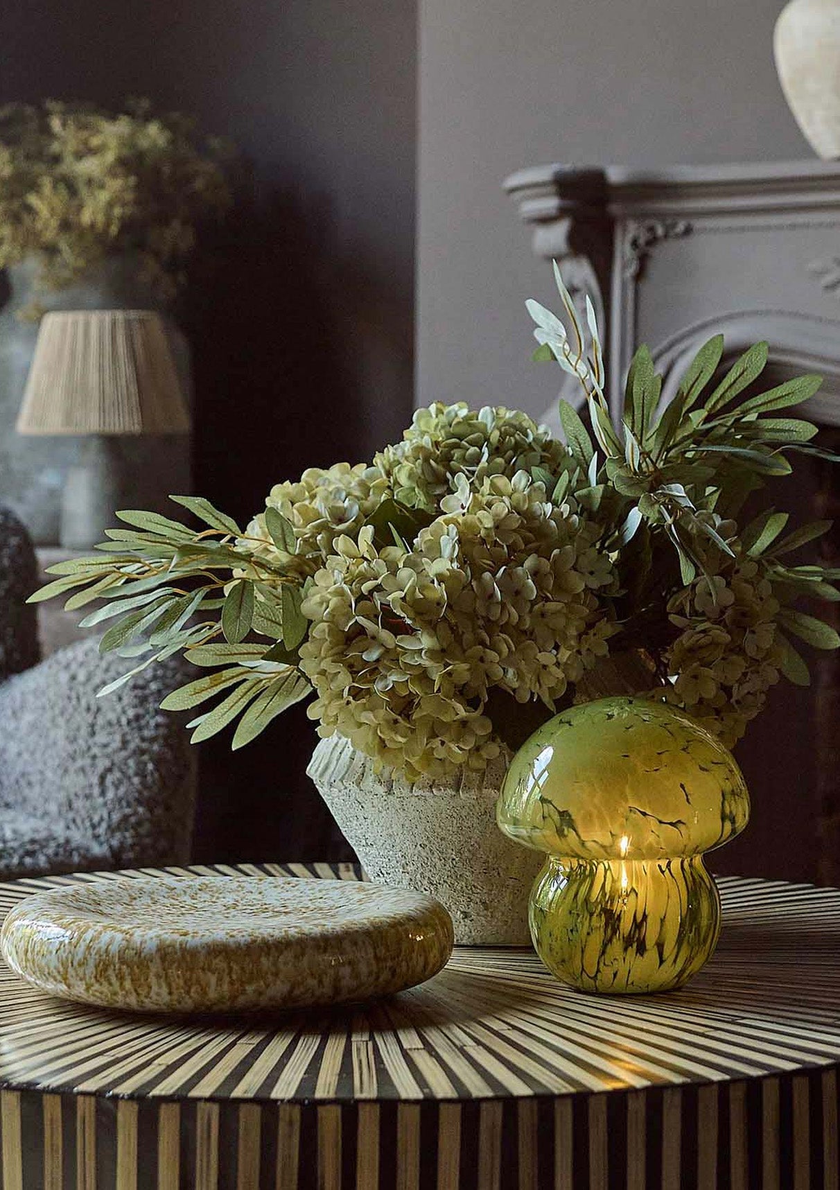 Medium Mushroom Cordless Table Lamp | Moss Green