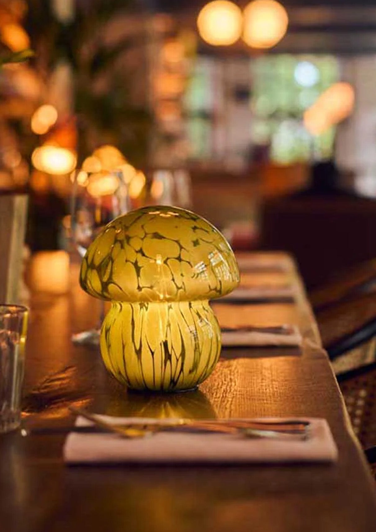 Medium Mushroom Cordless Table Lamp | Moss Green