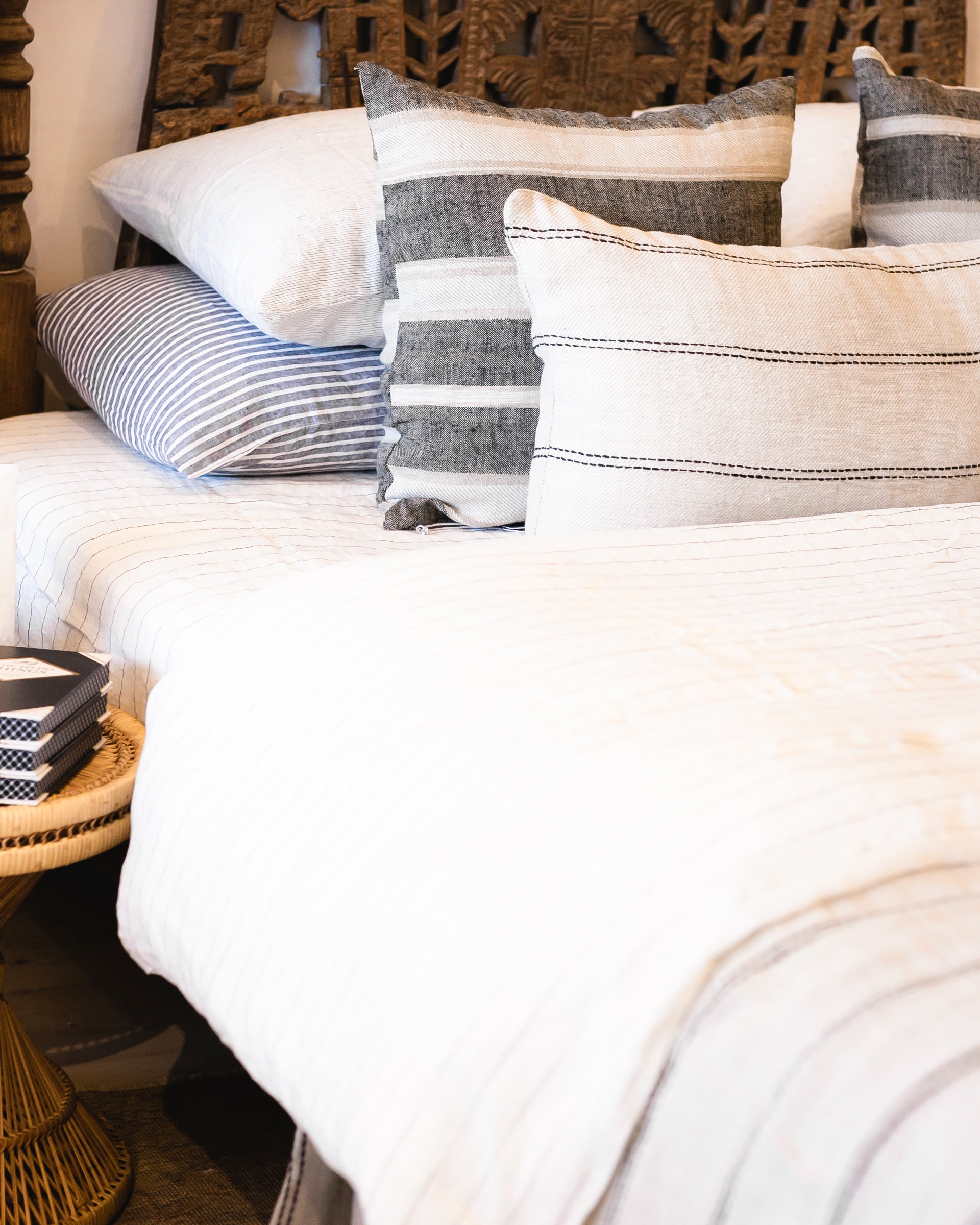 Mira Linen Cushion | Enzo