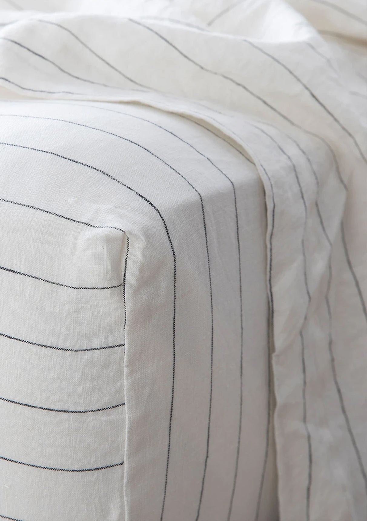 Linen Fitted Sheet Queen | Pencil Stripe