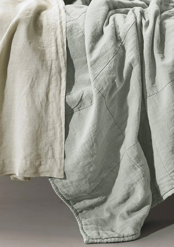 Rem Quilt Cal King | Tisana