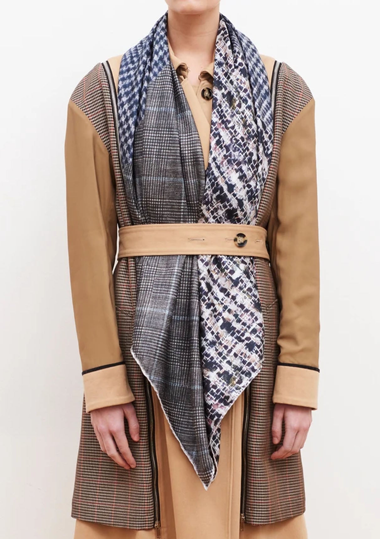 The Boucle Square | Granite